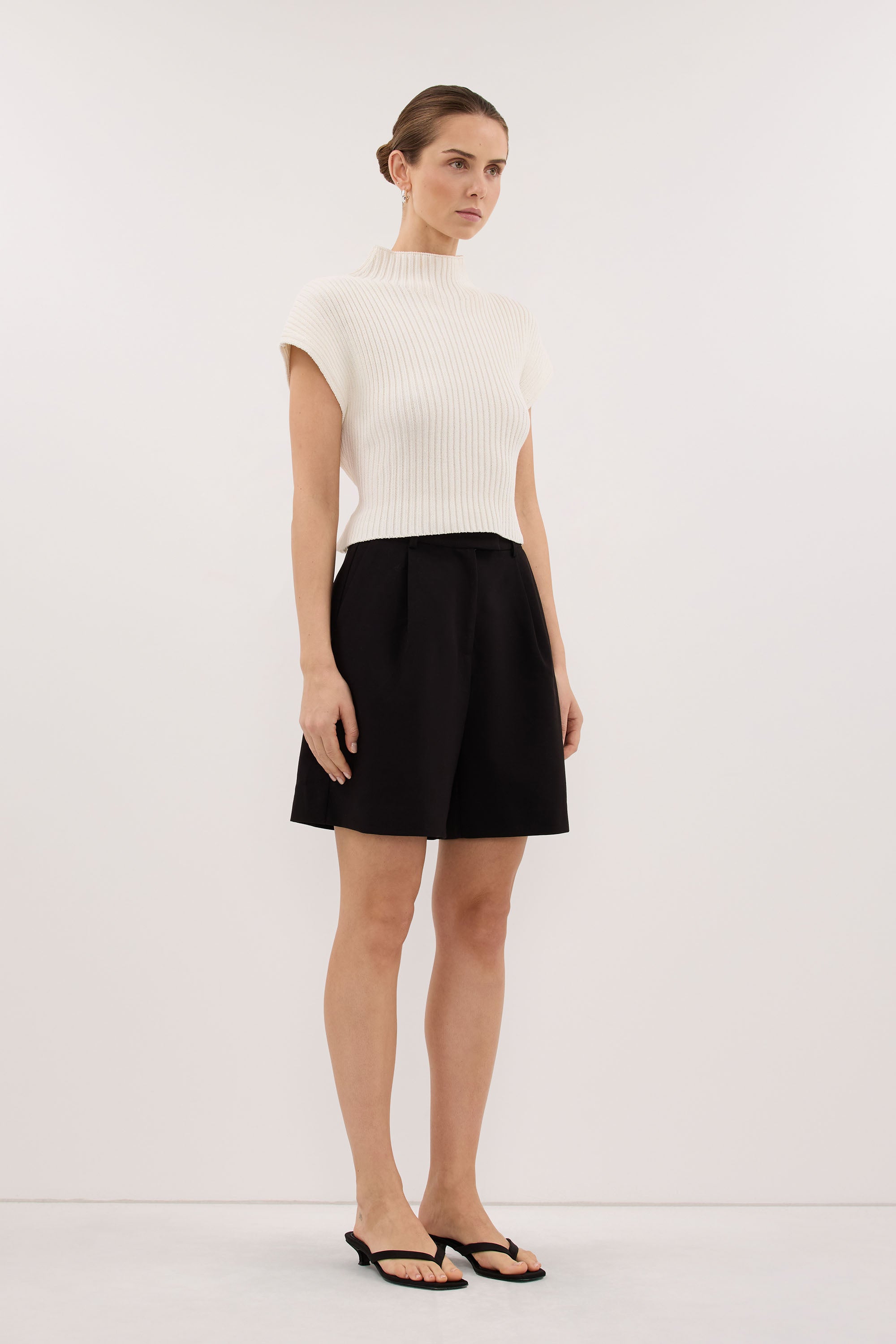 DELLA OFF WHITE KNIT TOP – DISSH