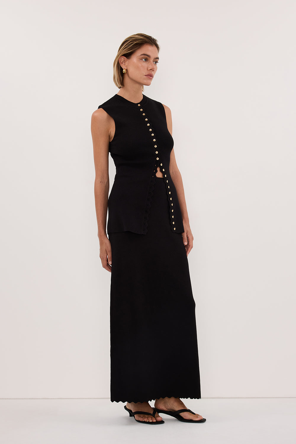 ZOE BLACK SCALLOPED KNIT VEST
