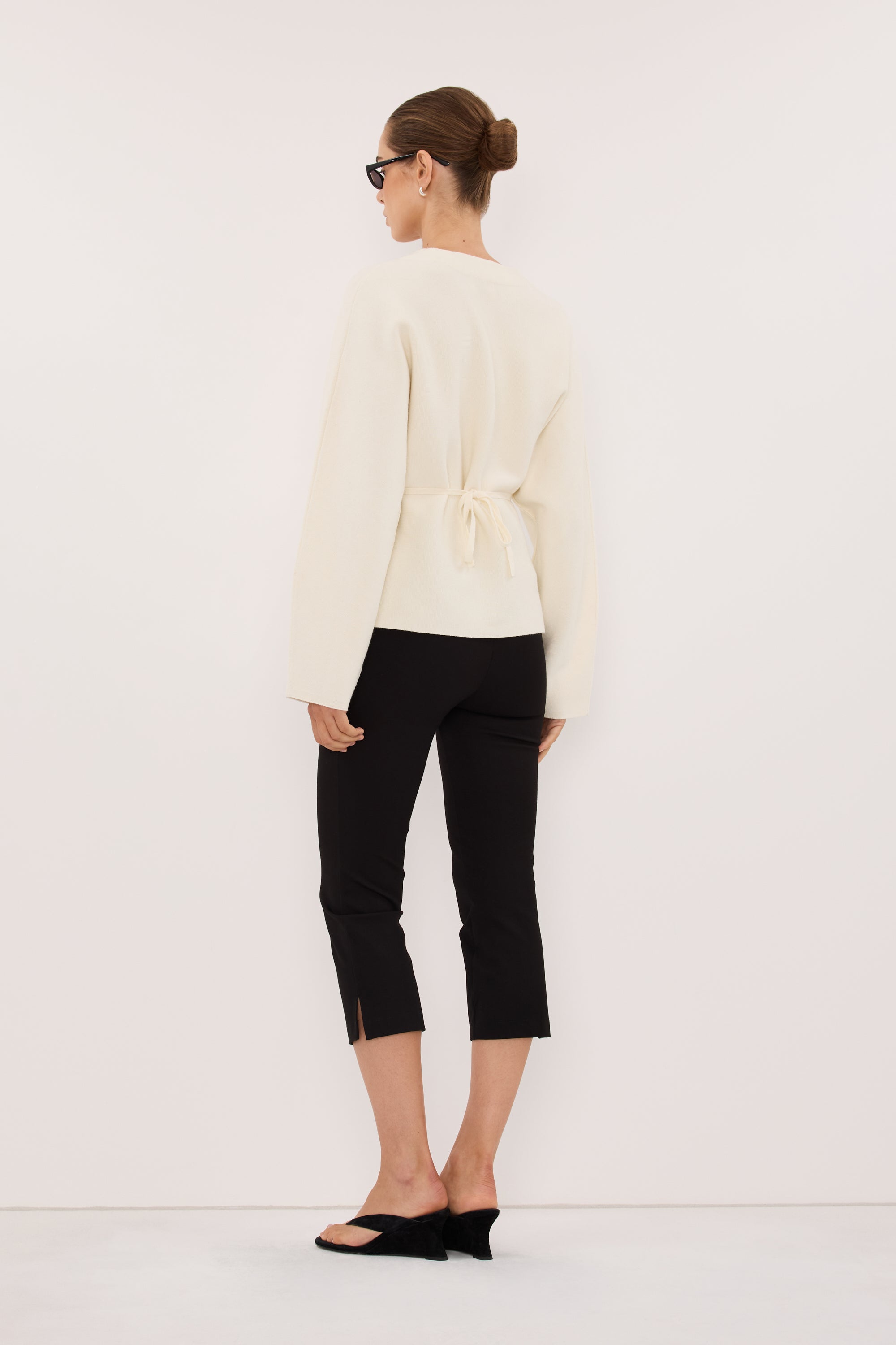 ISLA CREAM V NECK CARDIGAN
