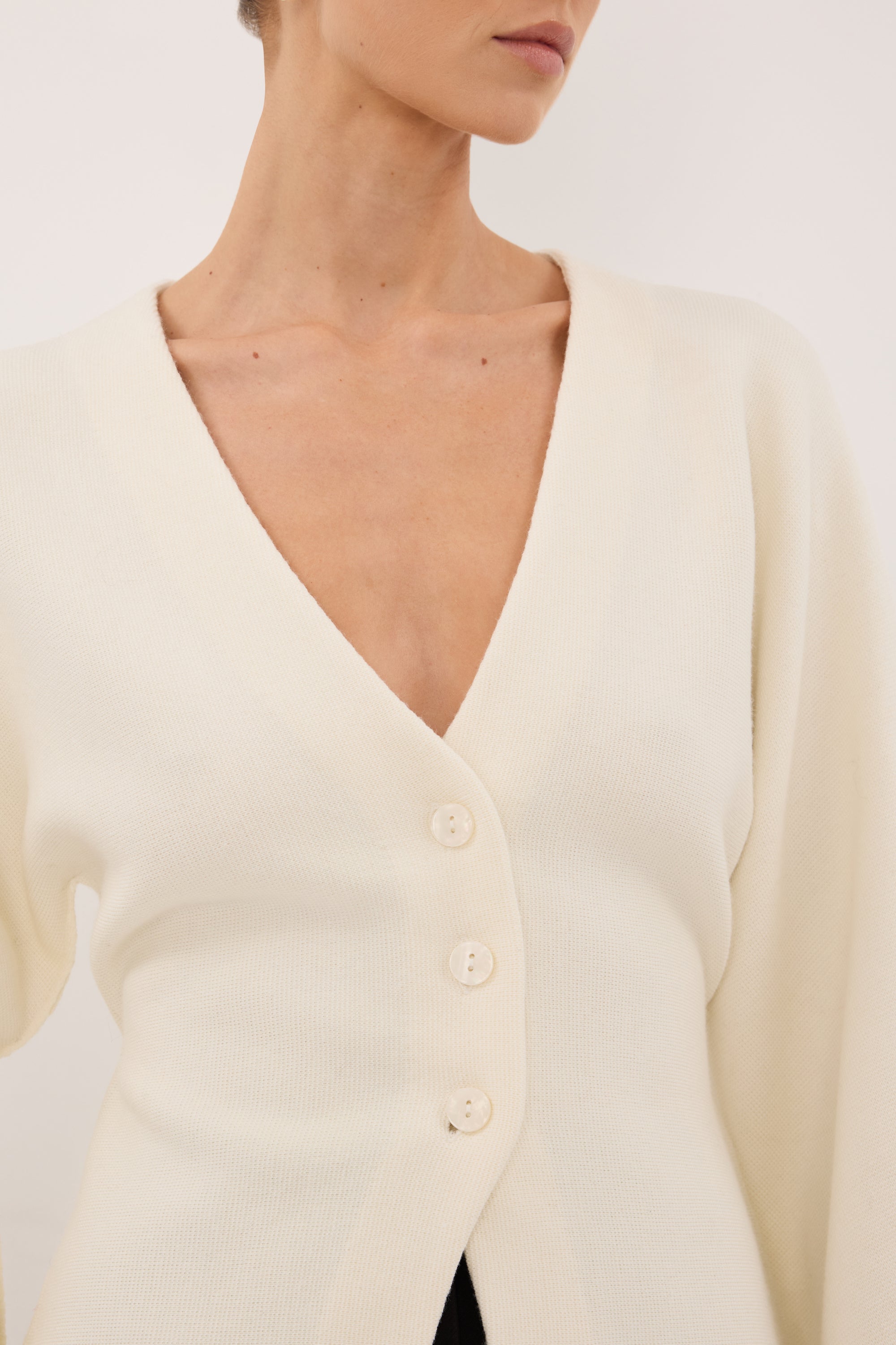 ISLA CREAM V NECK CARDIGAN
