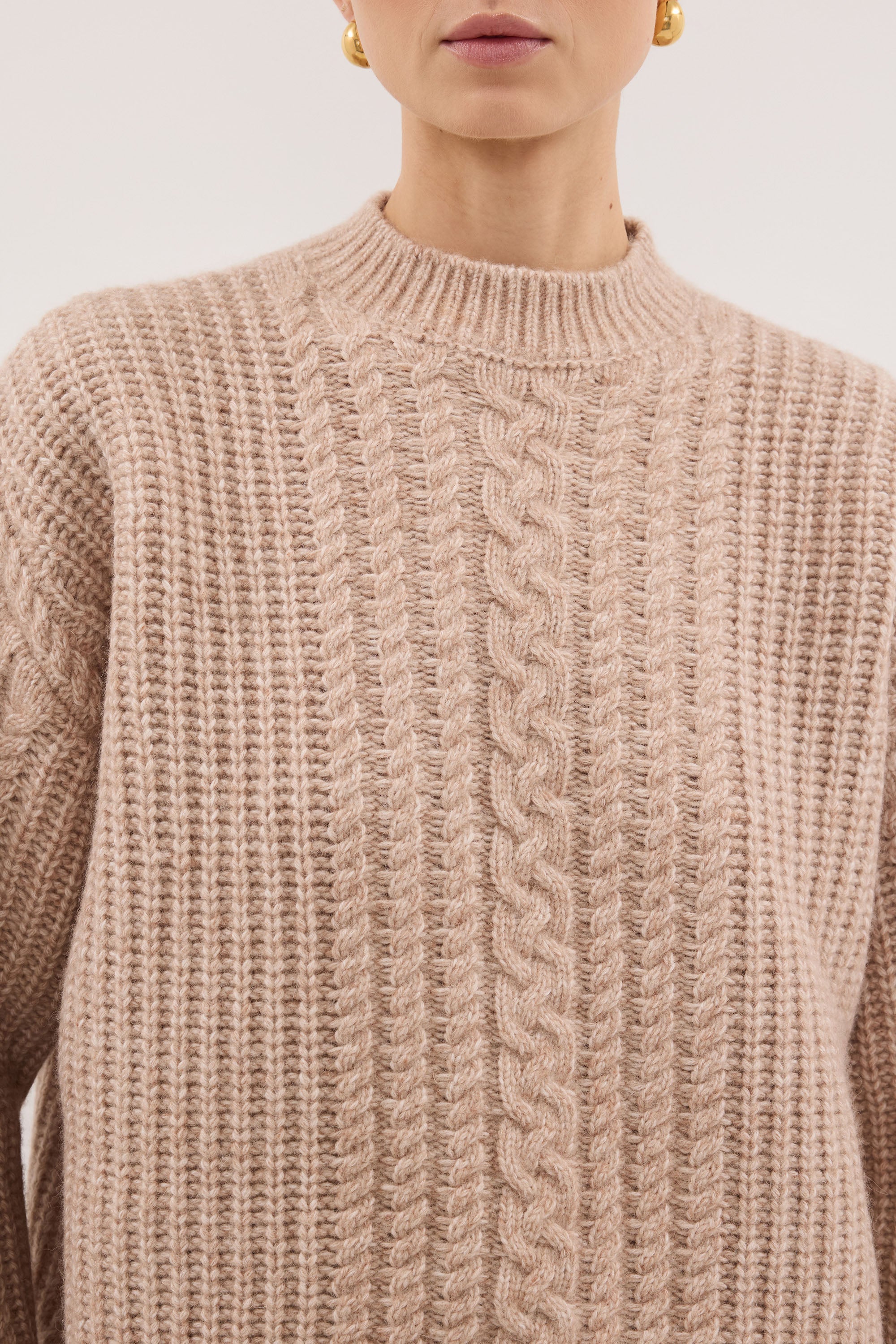 JOLIE OAT CABLE KNIT SWEATER – DISSH