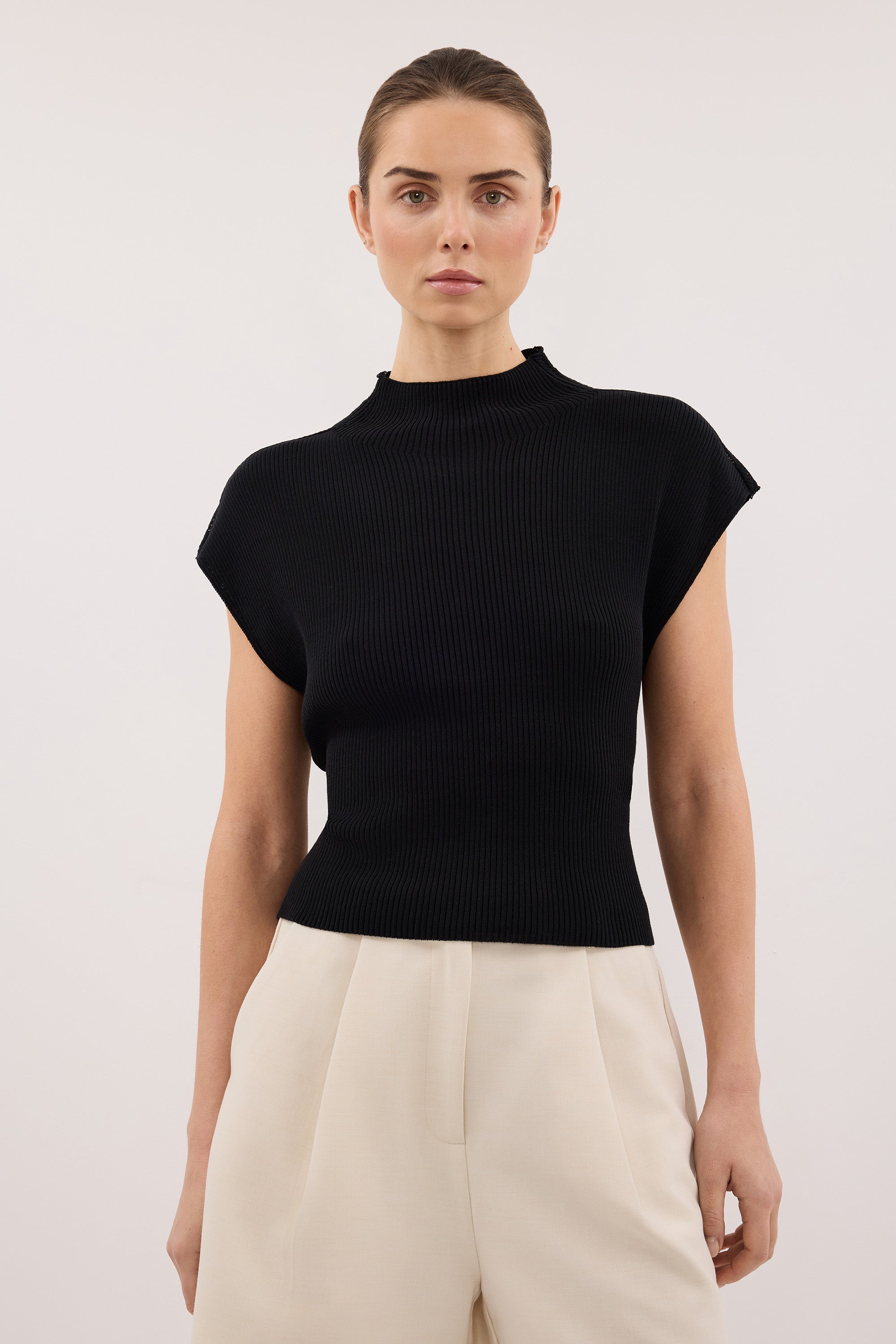 OLINNA BLACK TEXTURED KNIT TOP