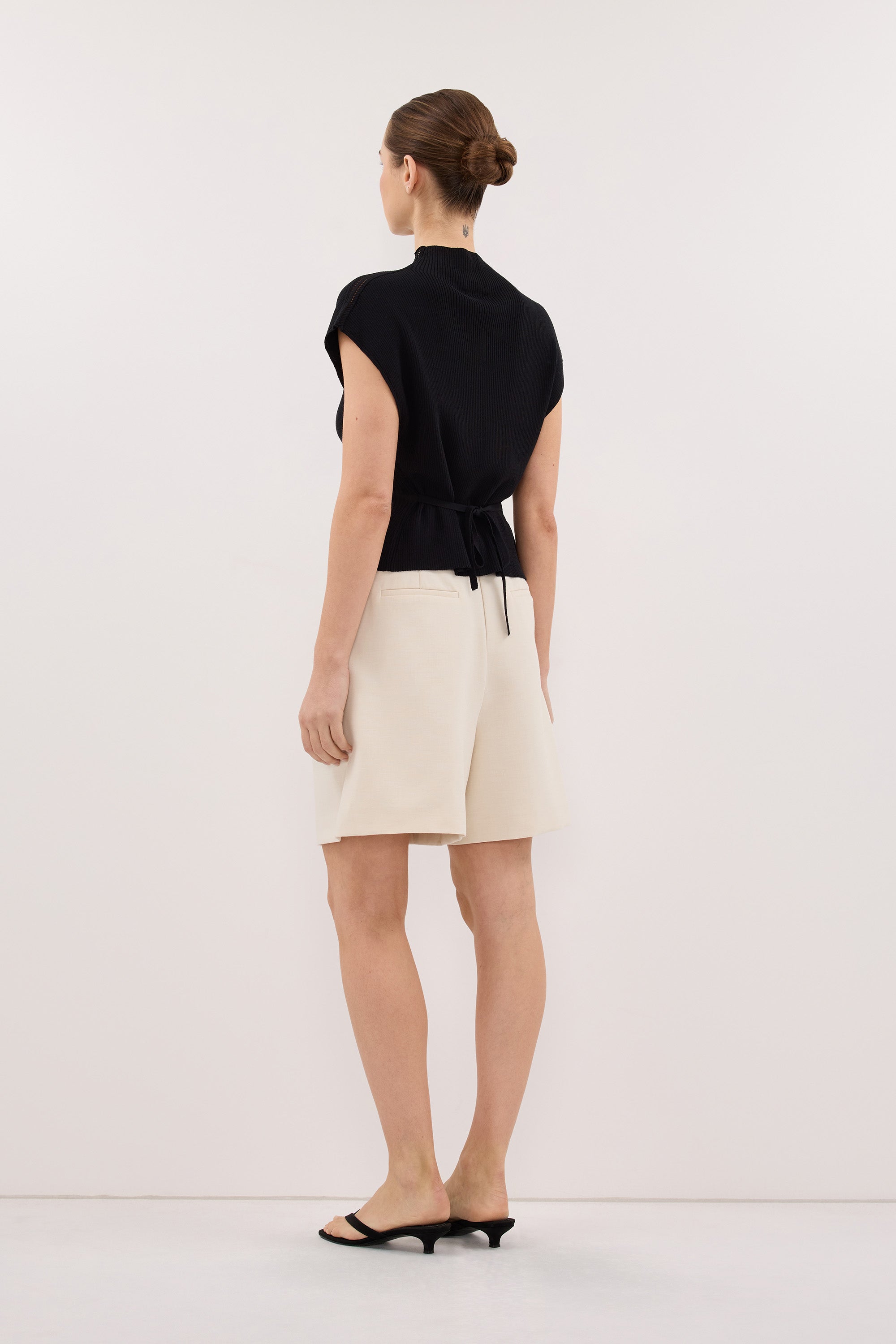 OLINNA BLACK TEXTURED KNIT TOP
