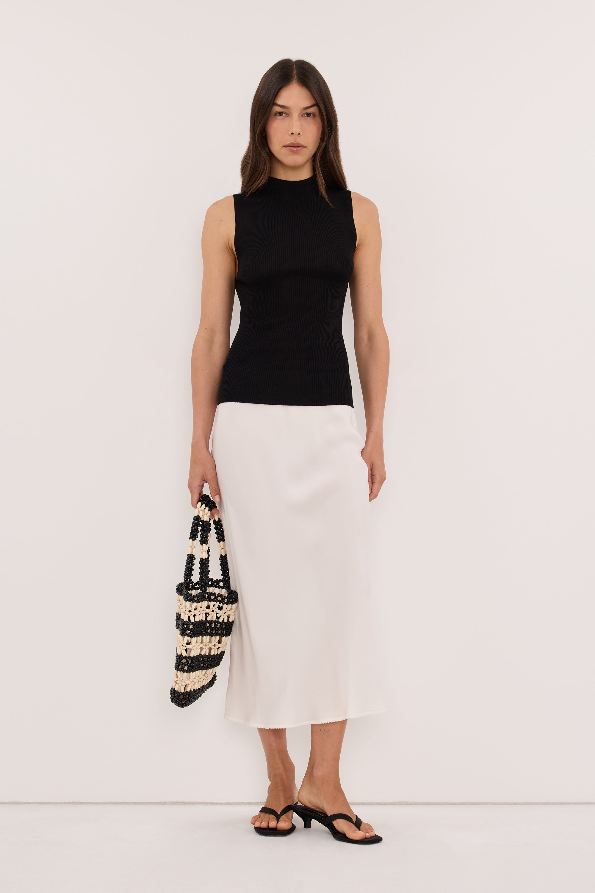 ANGEL BLACK SLEEVELESS KNIT TOP