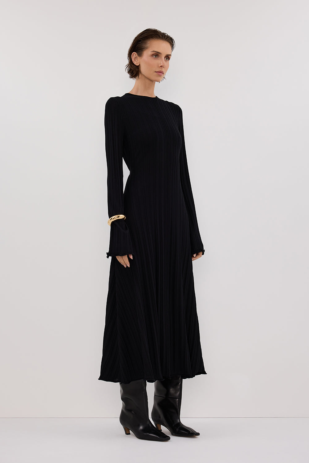 dissh ada stone long sleeve midi dress SYLVIA BLACK KNIT MIDI DRESS – DISSH