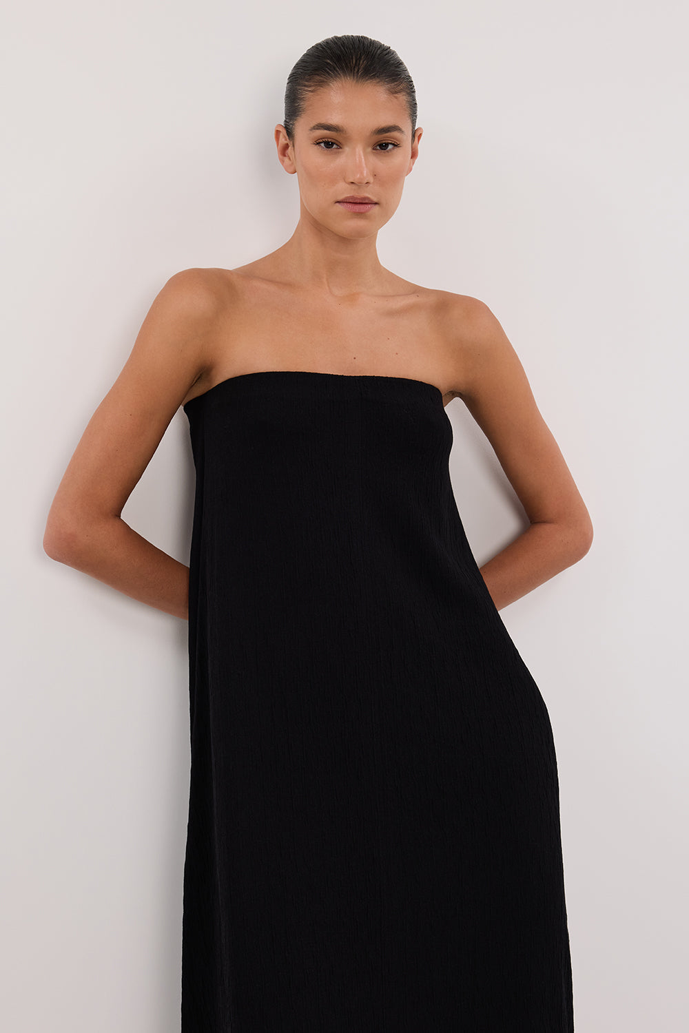 ALIAS BLACK TEXTURED KNIT STRAPLESS MIDI DRESS