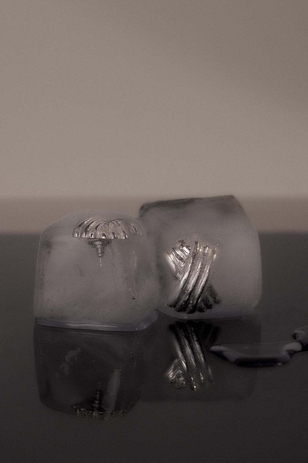 MÉGA TRIPLE X SILVER EARRING