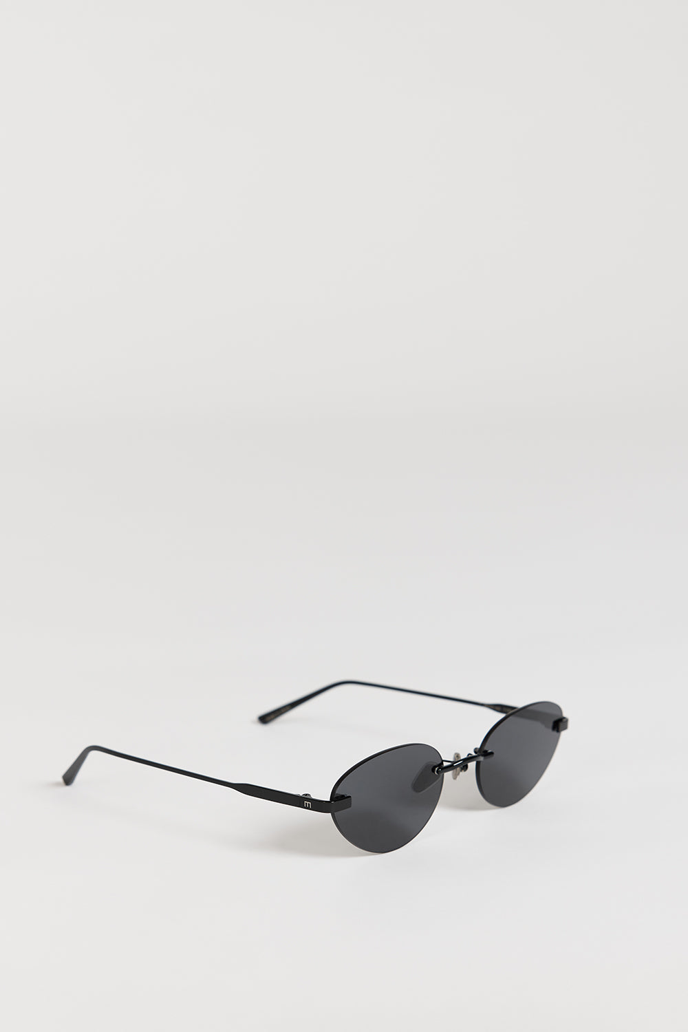Elisa Johnson Trinity in Gloss Black oval cateye frameless matrix sunglasses ELISA JOHNSON TRINITY GLOSS BLACK – DISSH main image 3
