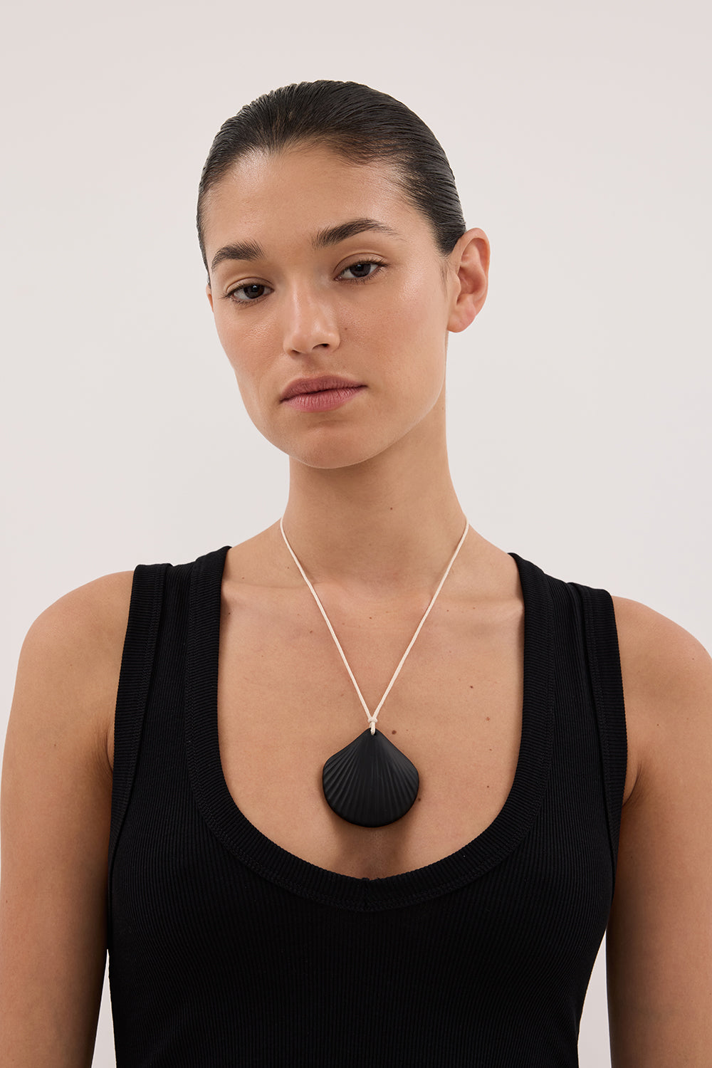 HEAVEN MAYHEM ASTER BLACK NECKLACE