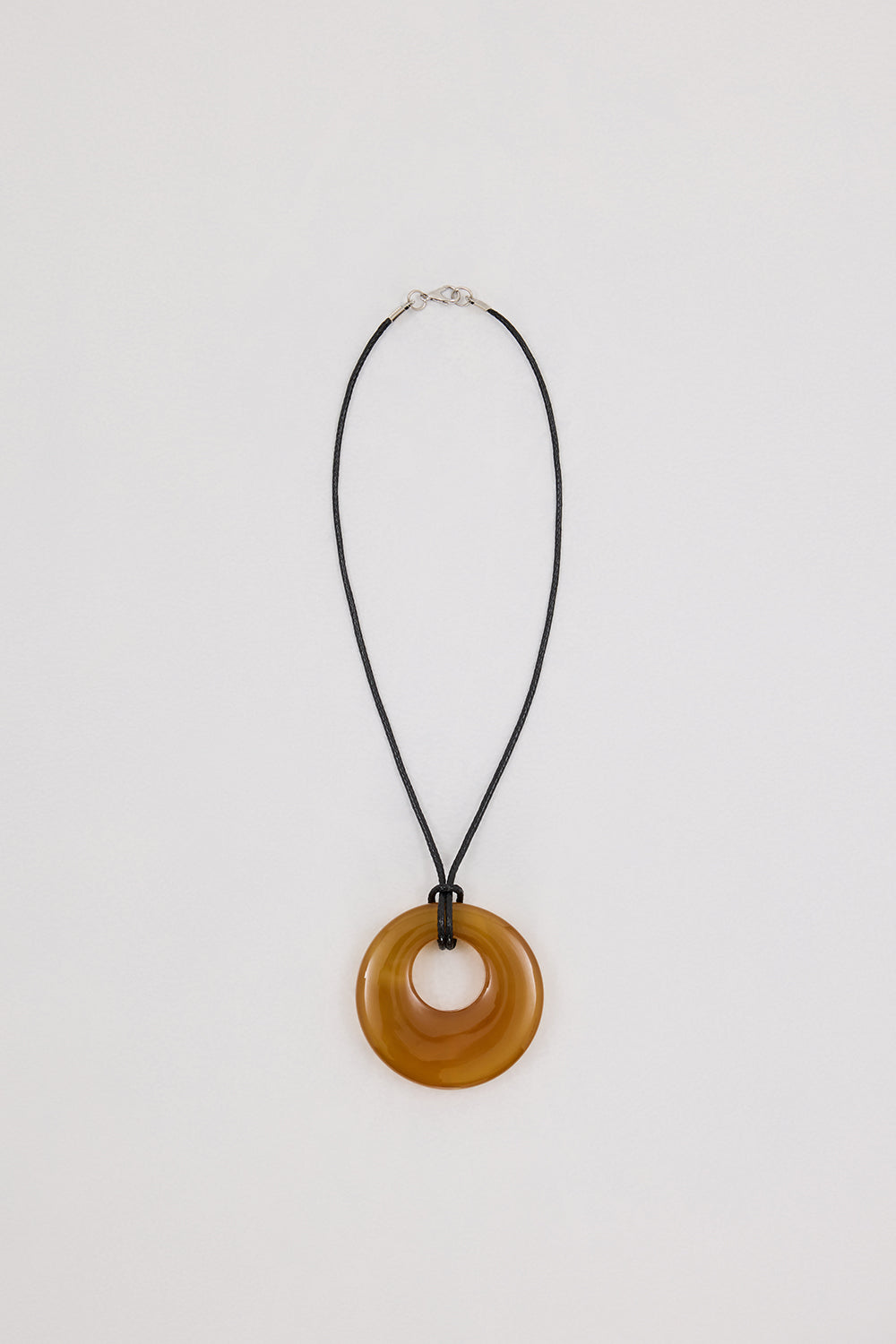 NURI STUDIO AGATE HOOP AMBER NECKLACE