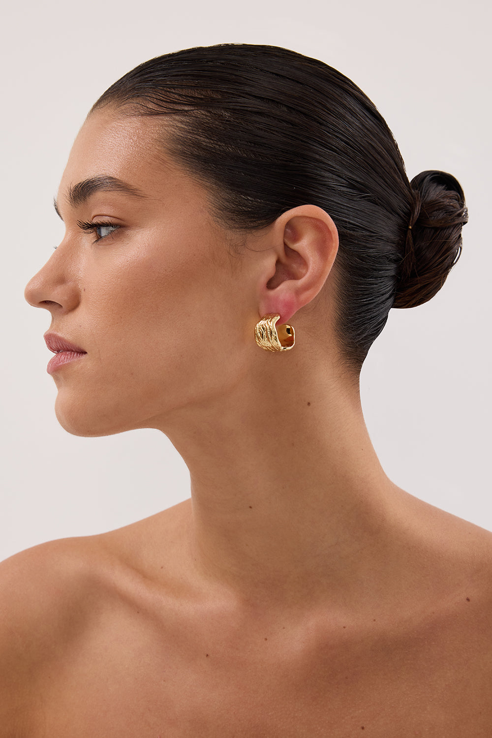 F+H GOLD OYSTER SHELL HOOPS