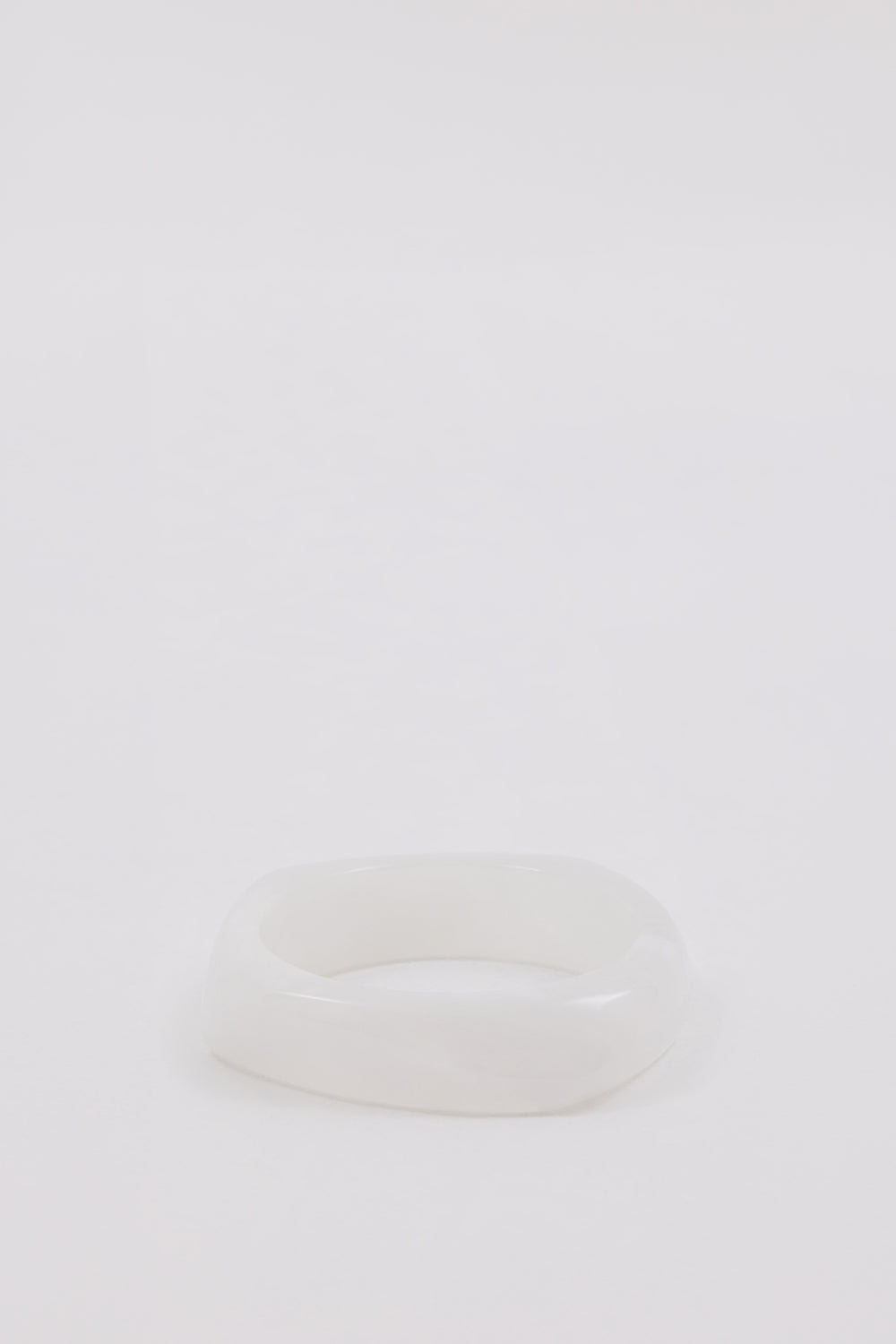 NOAH THE LABEL WHITE RESIN BANGLE