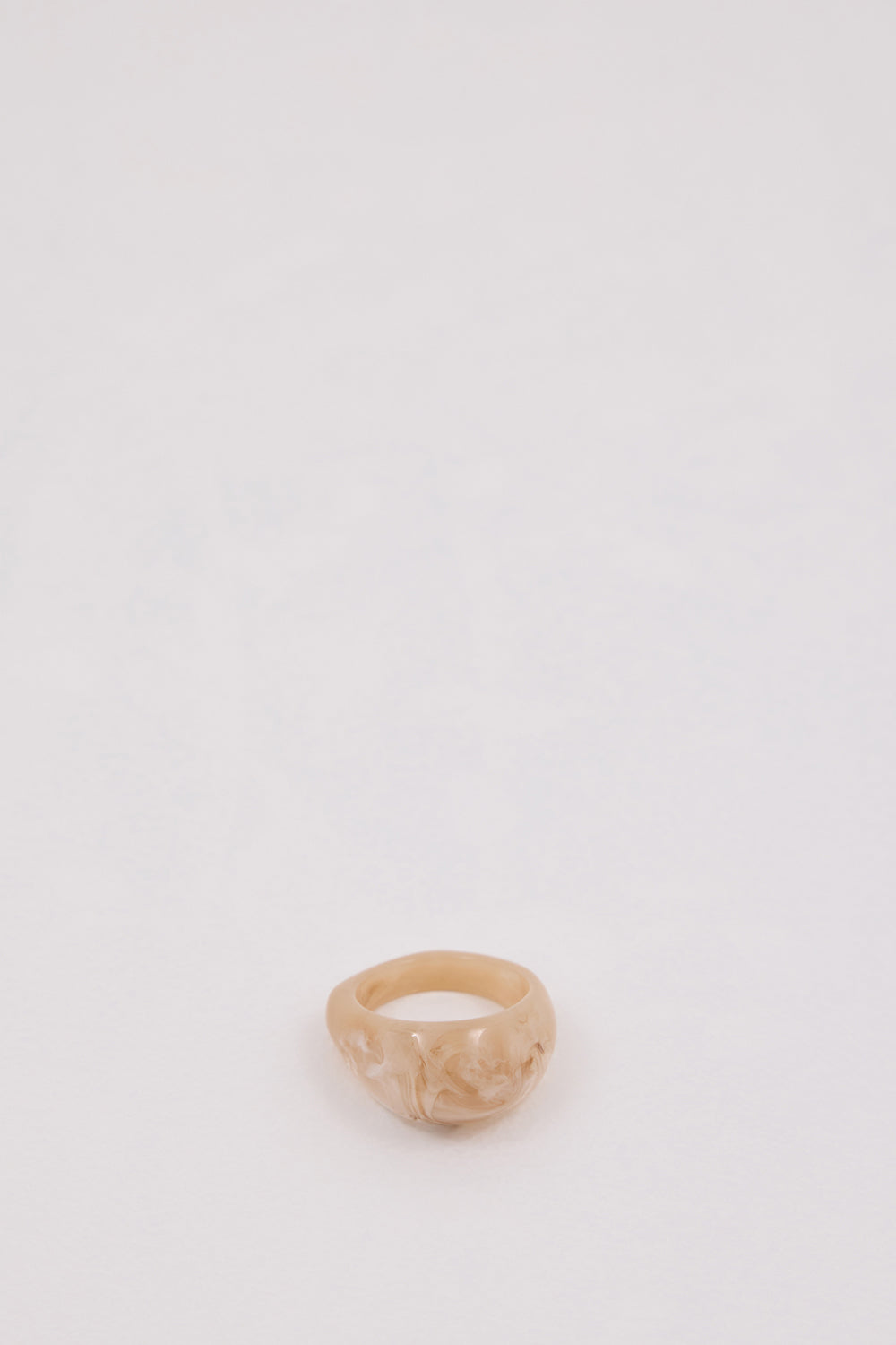 NOAH THE LABEL CREAM CHUNKY RESIN RING