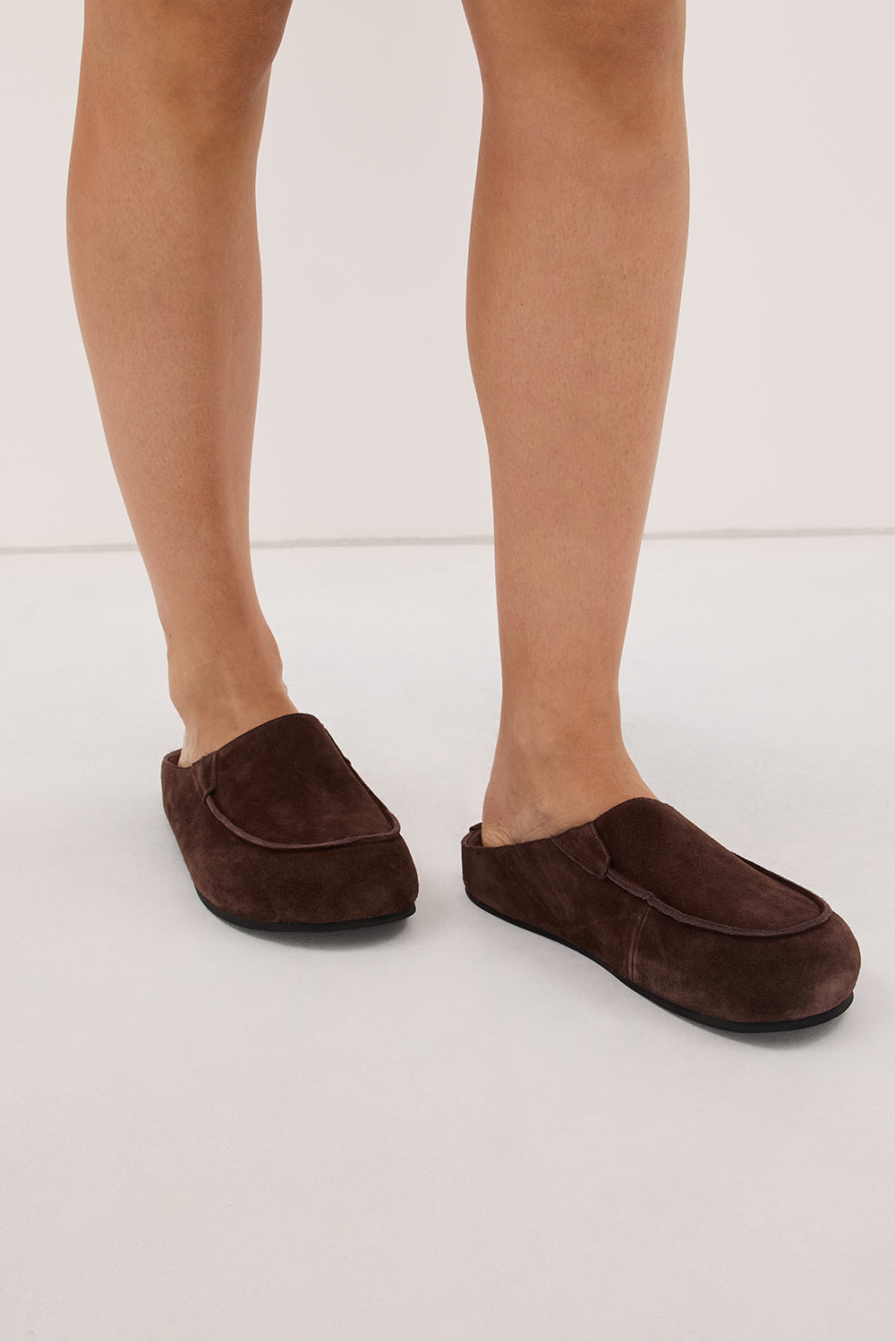 ALIAS MAE SHAAN FLAT CHOCOLATE SUEDE