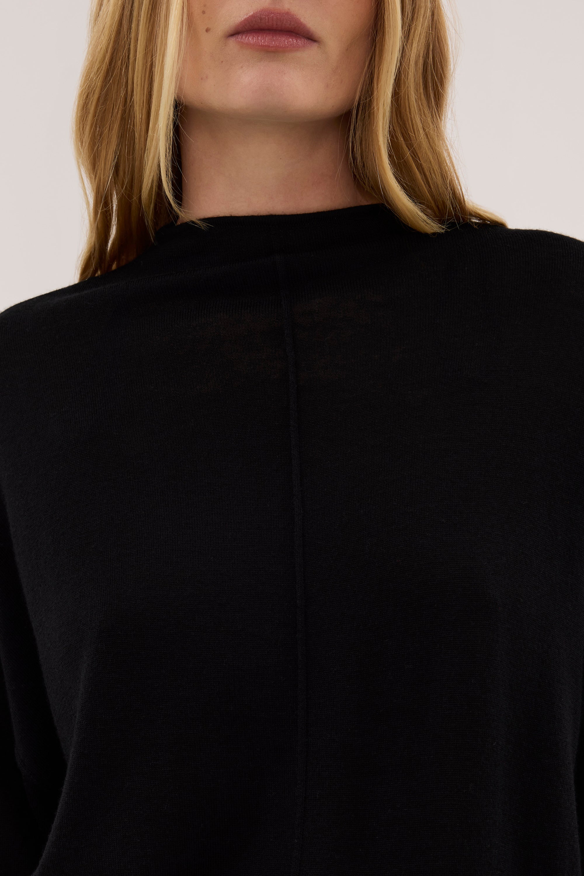 VIRELLE BLACK MERINO KNIT TOP