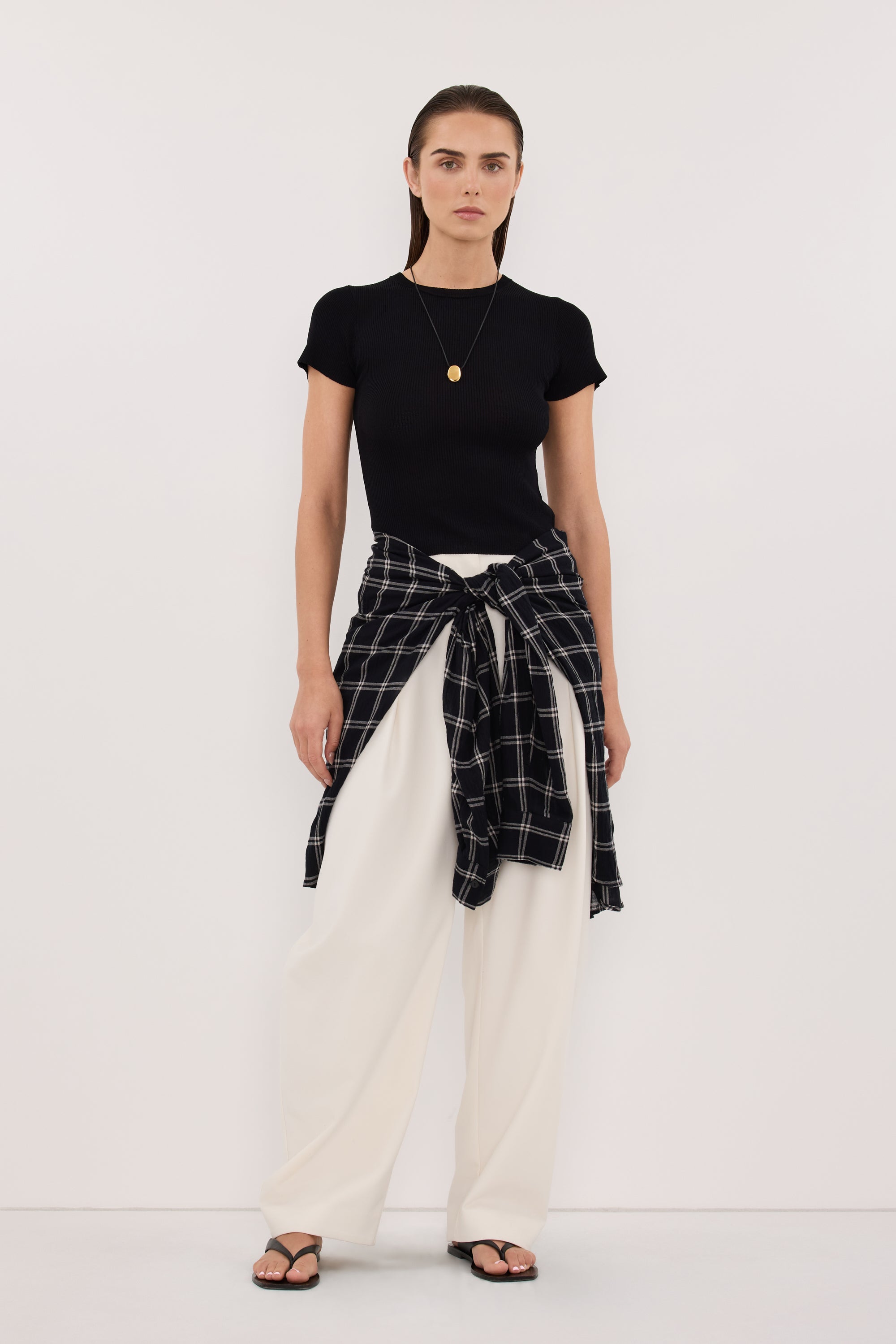 babylclub ブラック トップス CLO BLACK RIBBED BABY TEE – DISSH