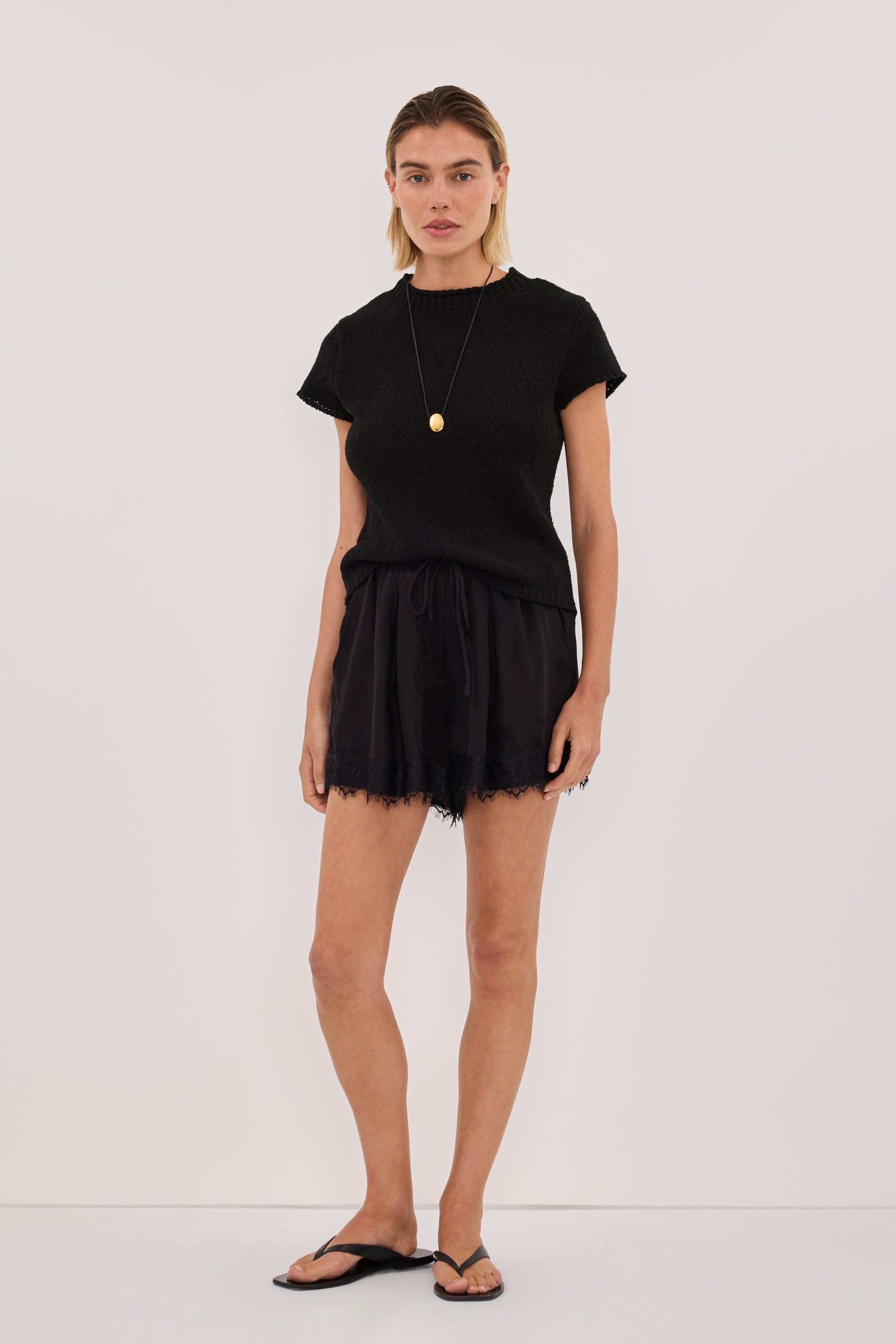 LEO BLACK KNIT TOP