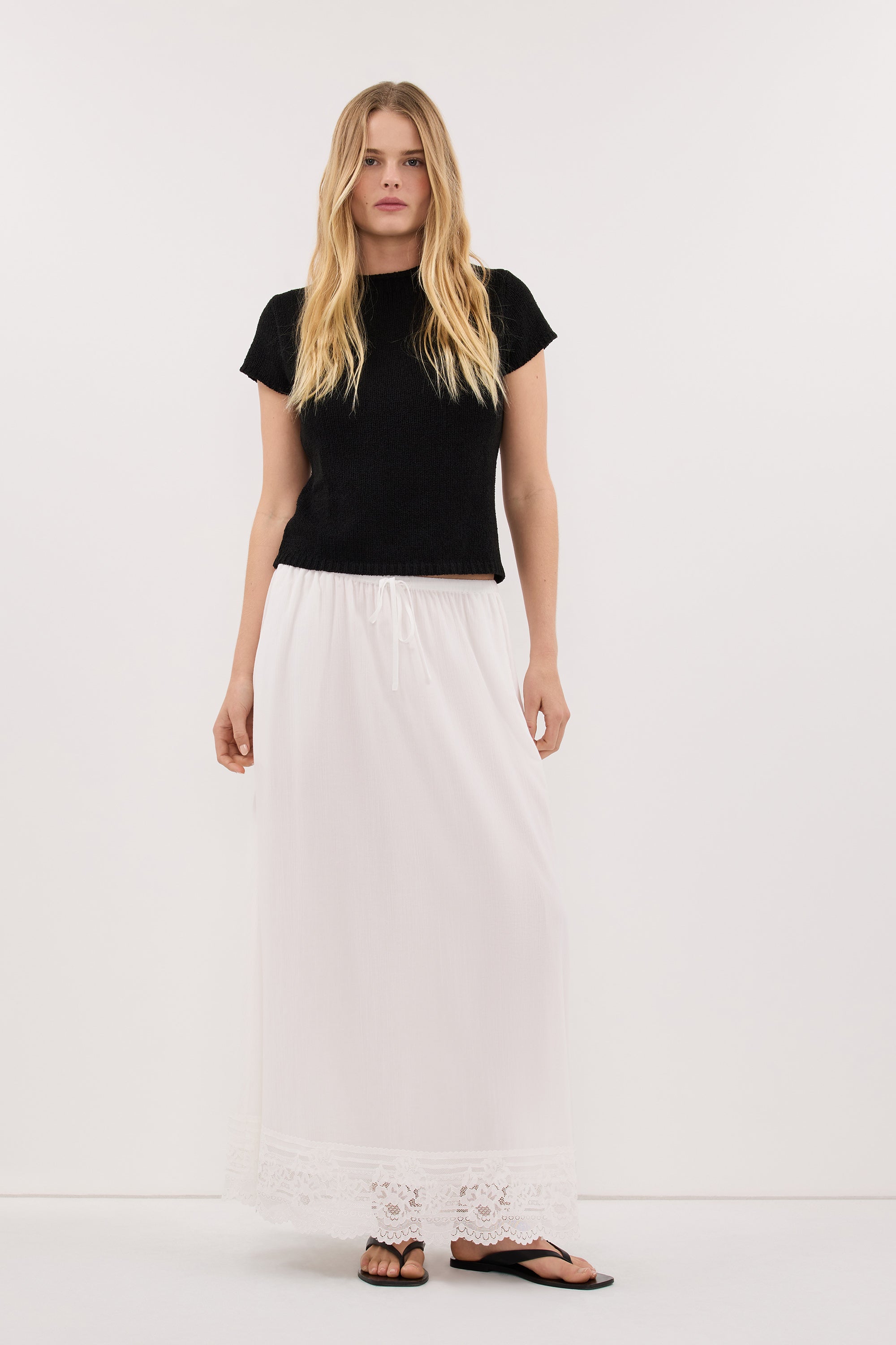 LEO BLACK KNIT TOP