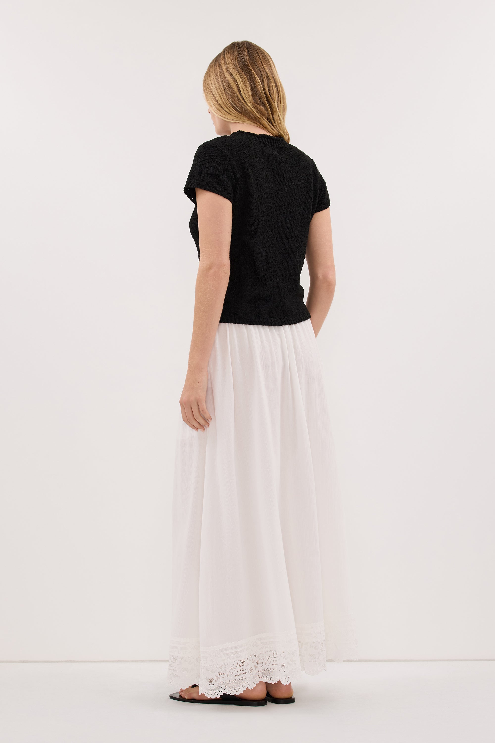 LEO BLACK KNIT TOP