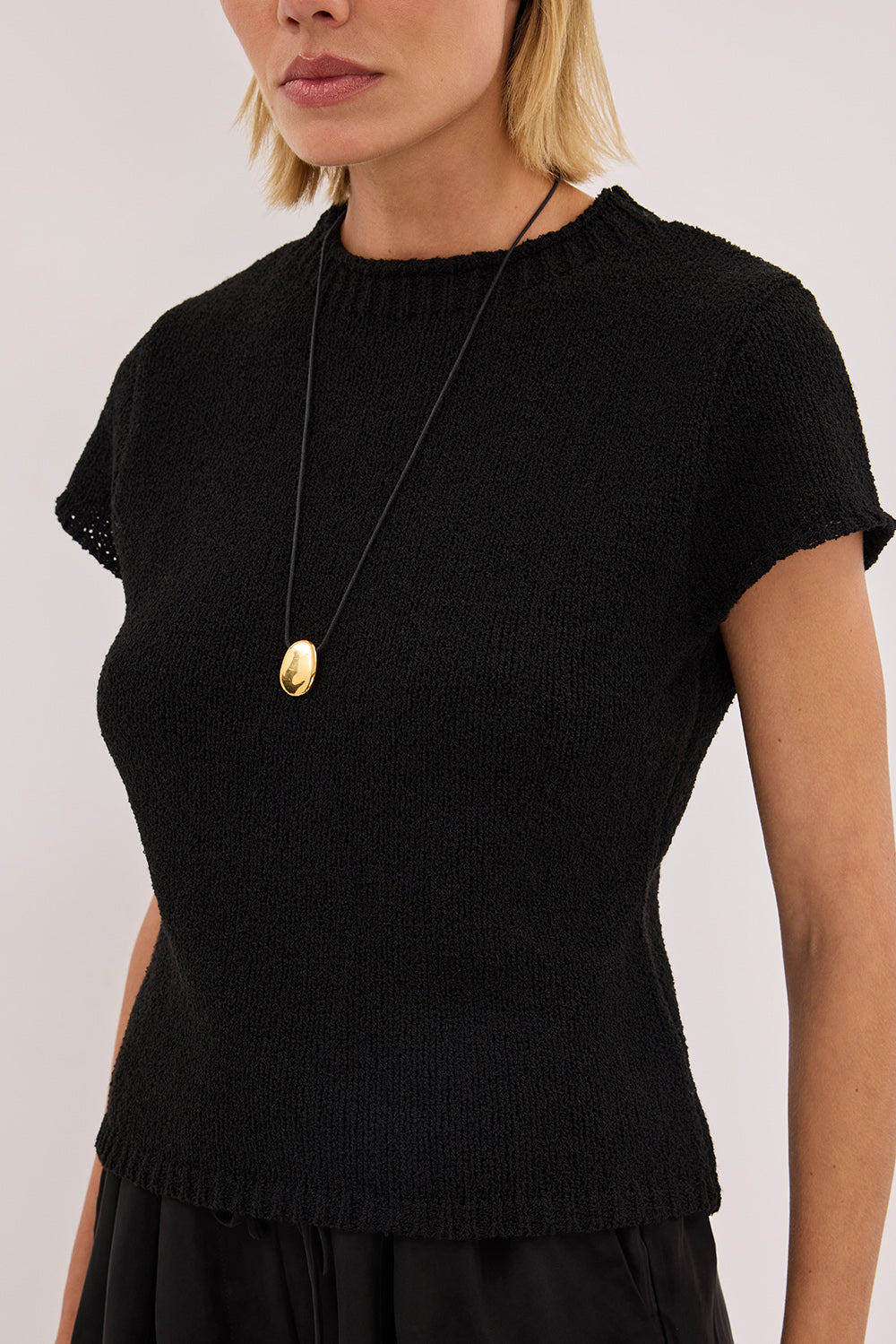 LEO BLACK KNIT TOP