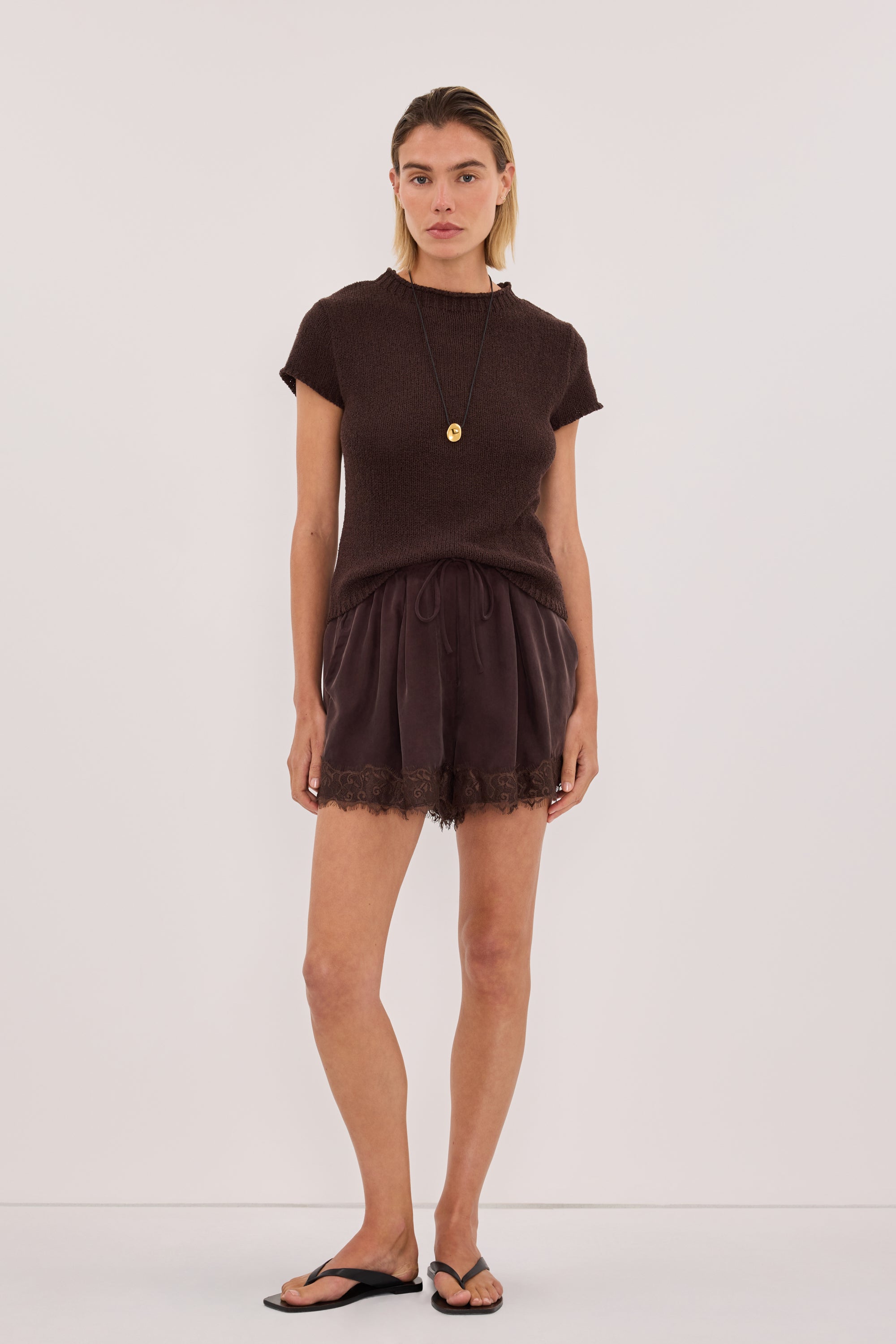 LEO CHOC KNIT TOP