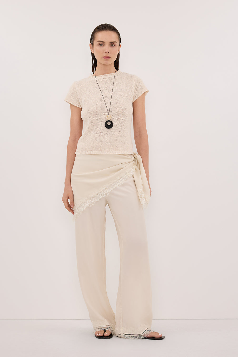 LEO SANDSTONE KNIT TOP