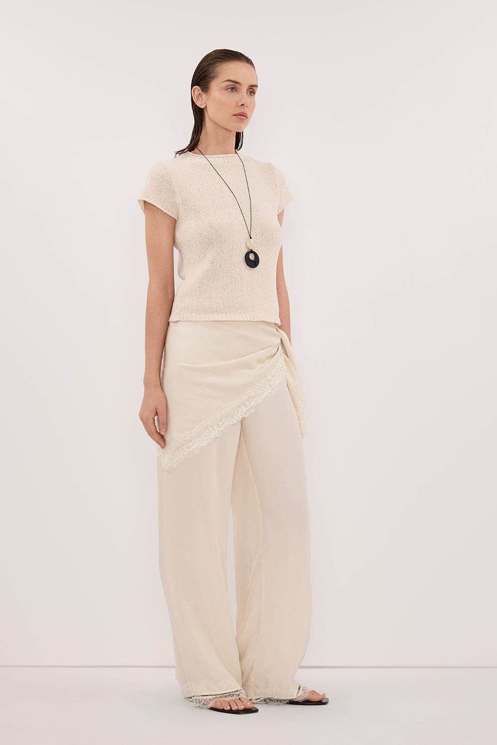 LEO SANDSTONE KNIT TOP