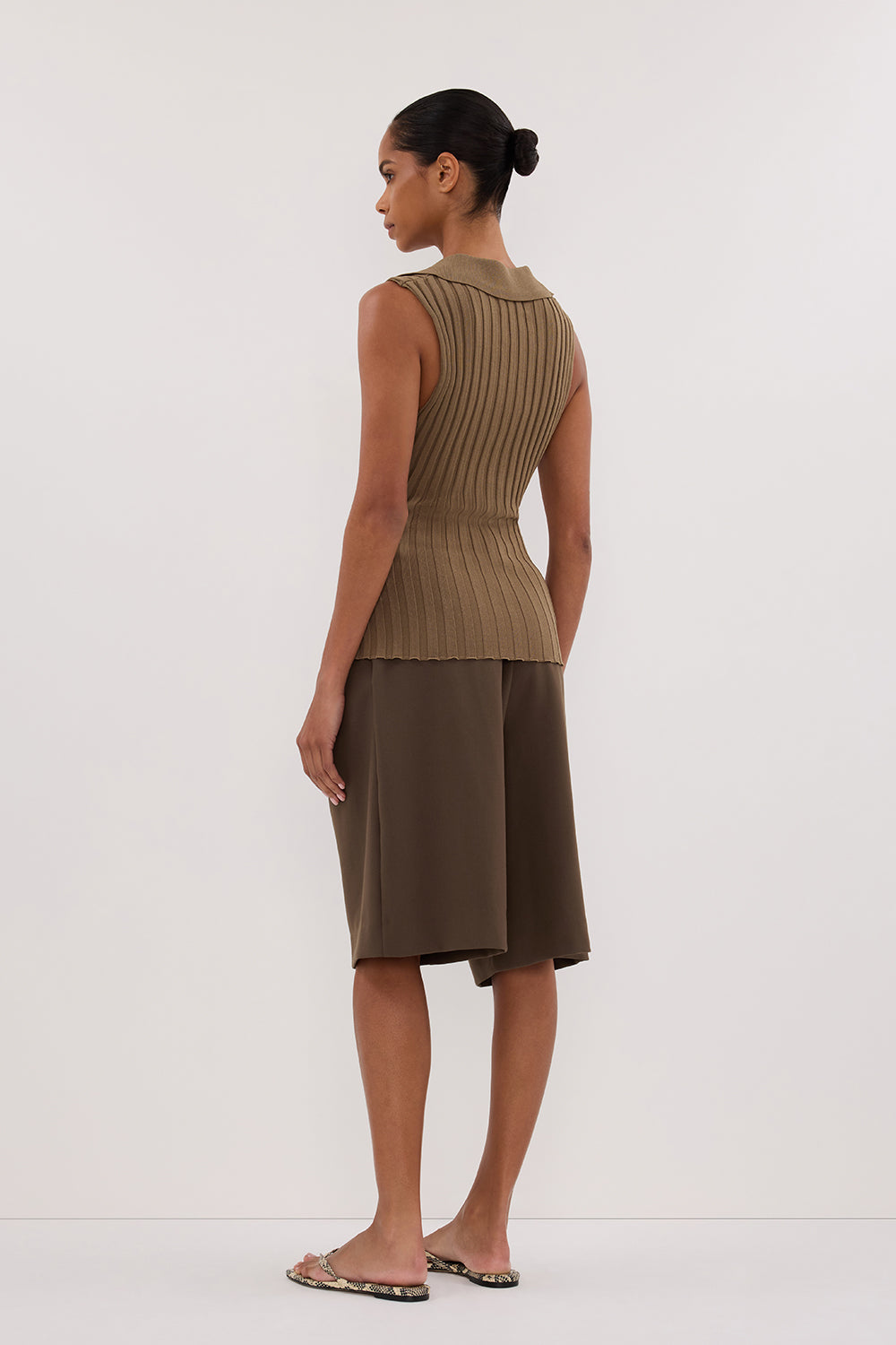 HAL OLIVE SLEEVELESS KNIT TOP