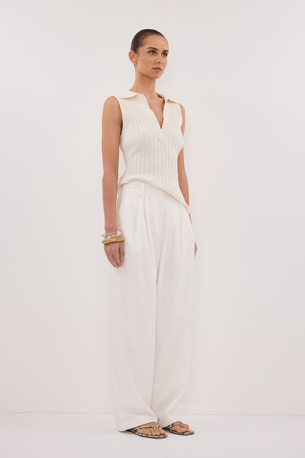 HAL PLASTER SLEEVELESS KNIT TOP
