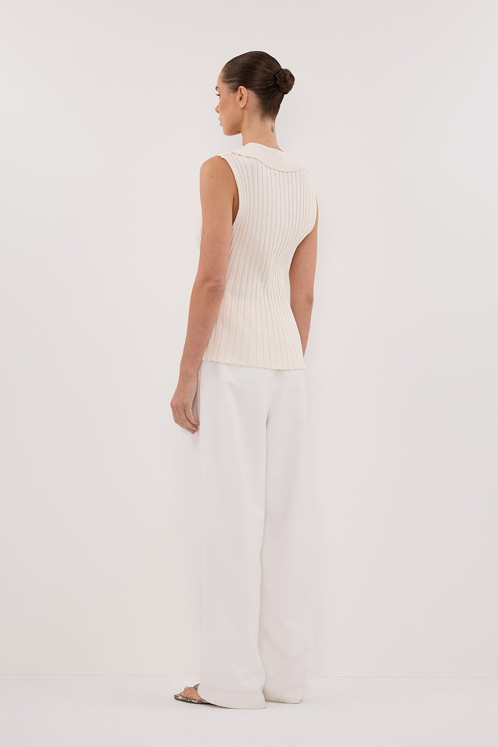 HAL PLASTER SLEEVELESS KNIT TOP