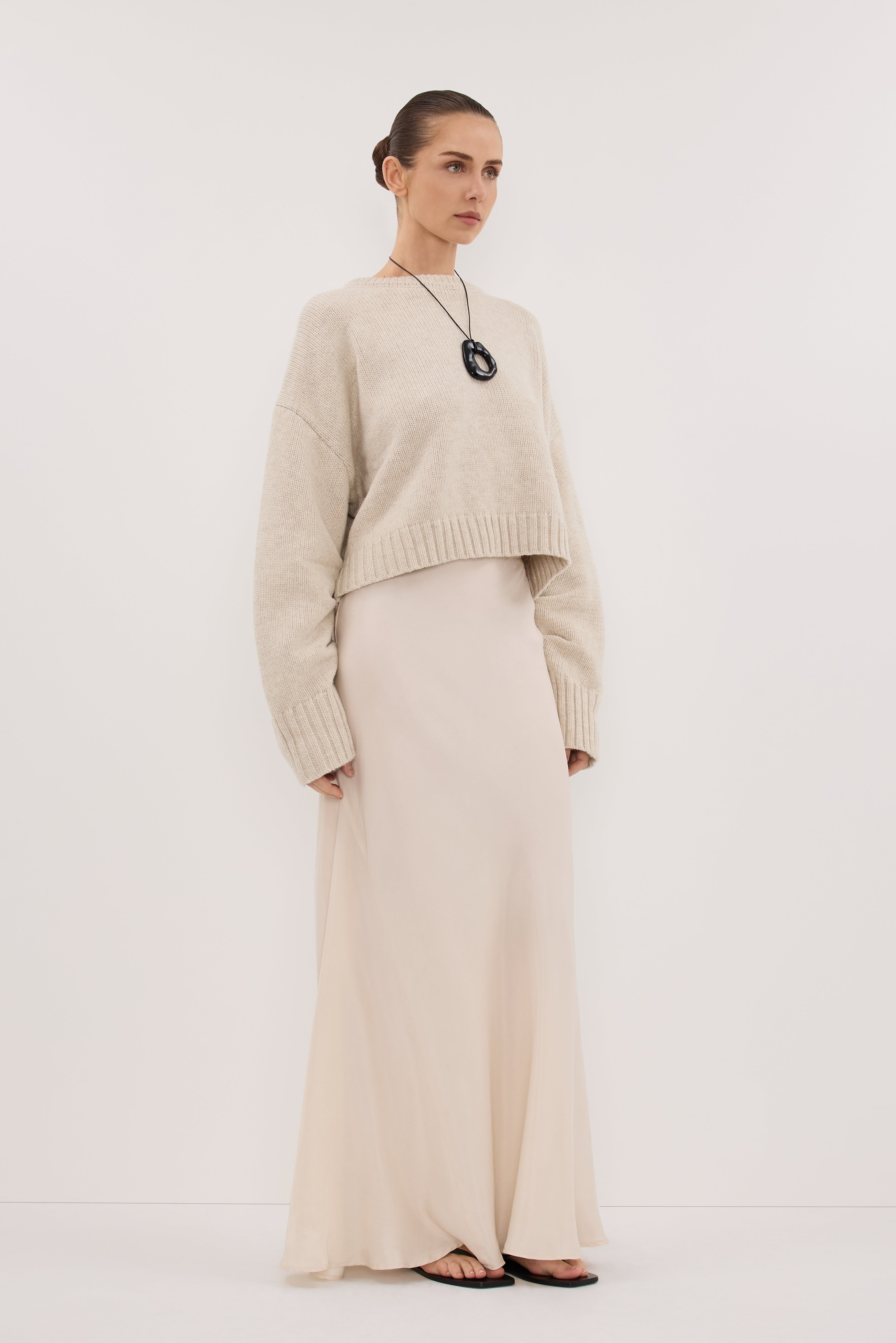 AMY CHALK CREW NECK KNIT JUMPER