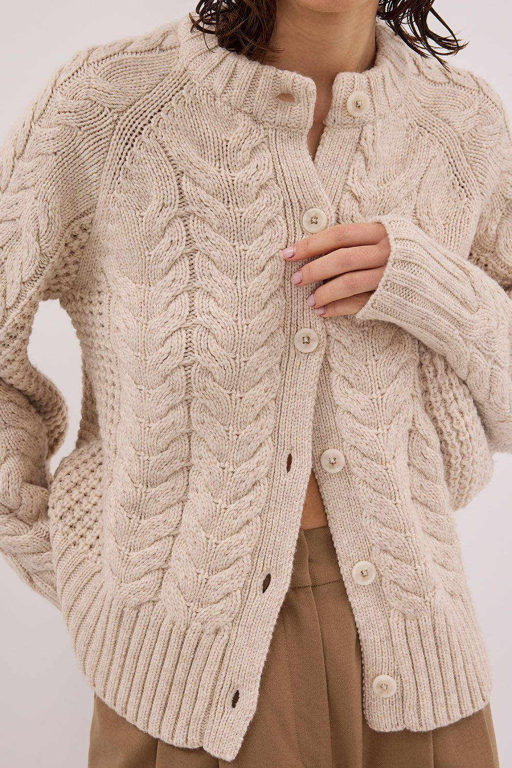 TOM CHALK CABLE KNIT CARDIGAN – DISSH