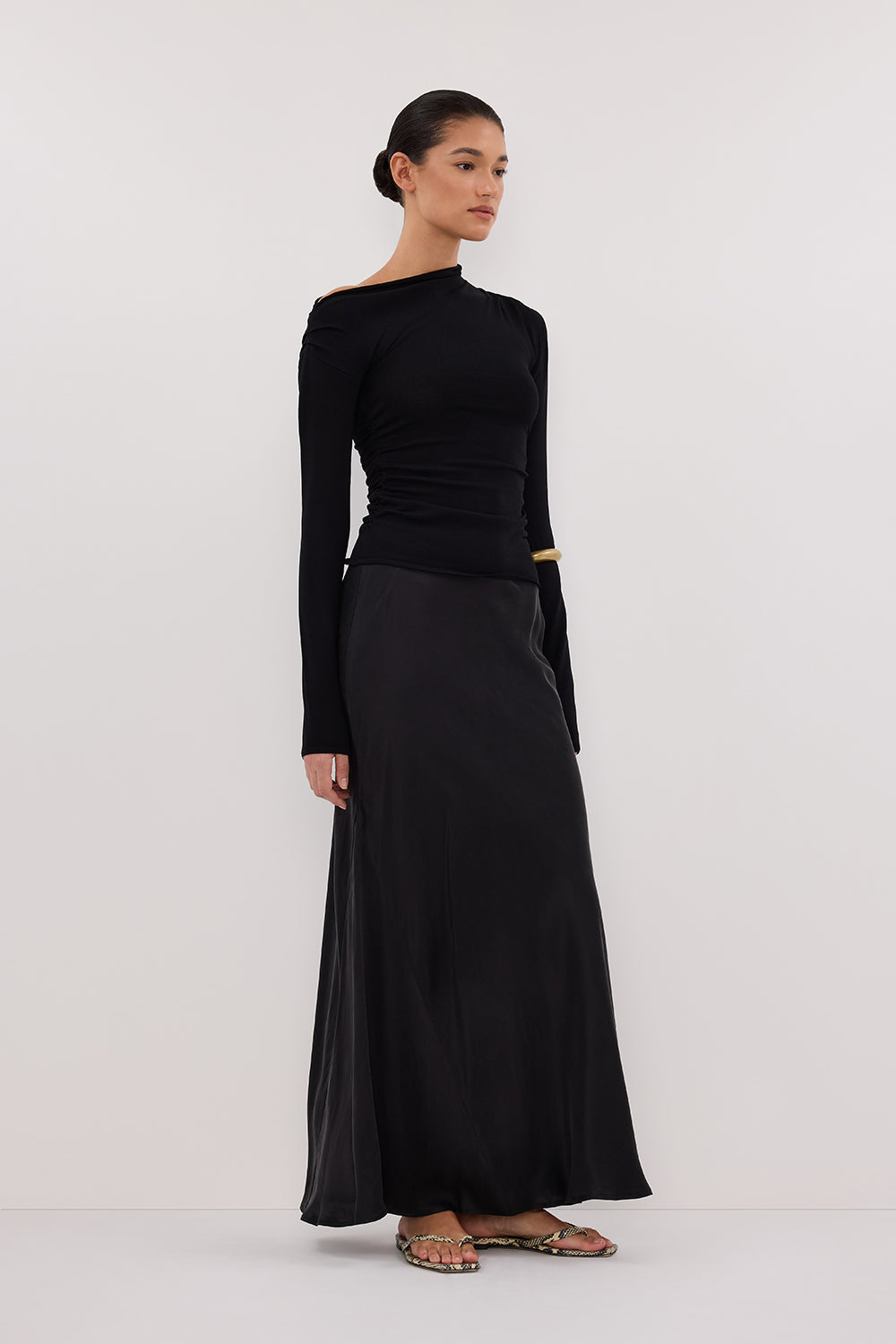 ARIEL BLACK LONG SLEEVE KNIT TOP