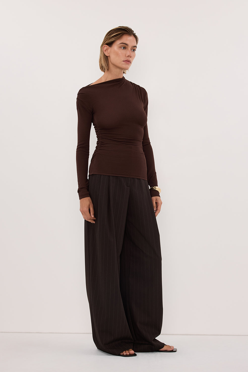 ARIEL CHOC LONG SLEEVE KNIT TOP – DISSH