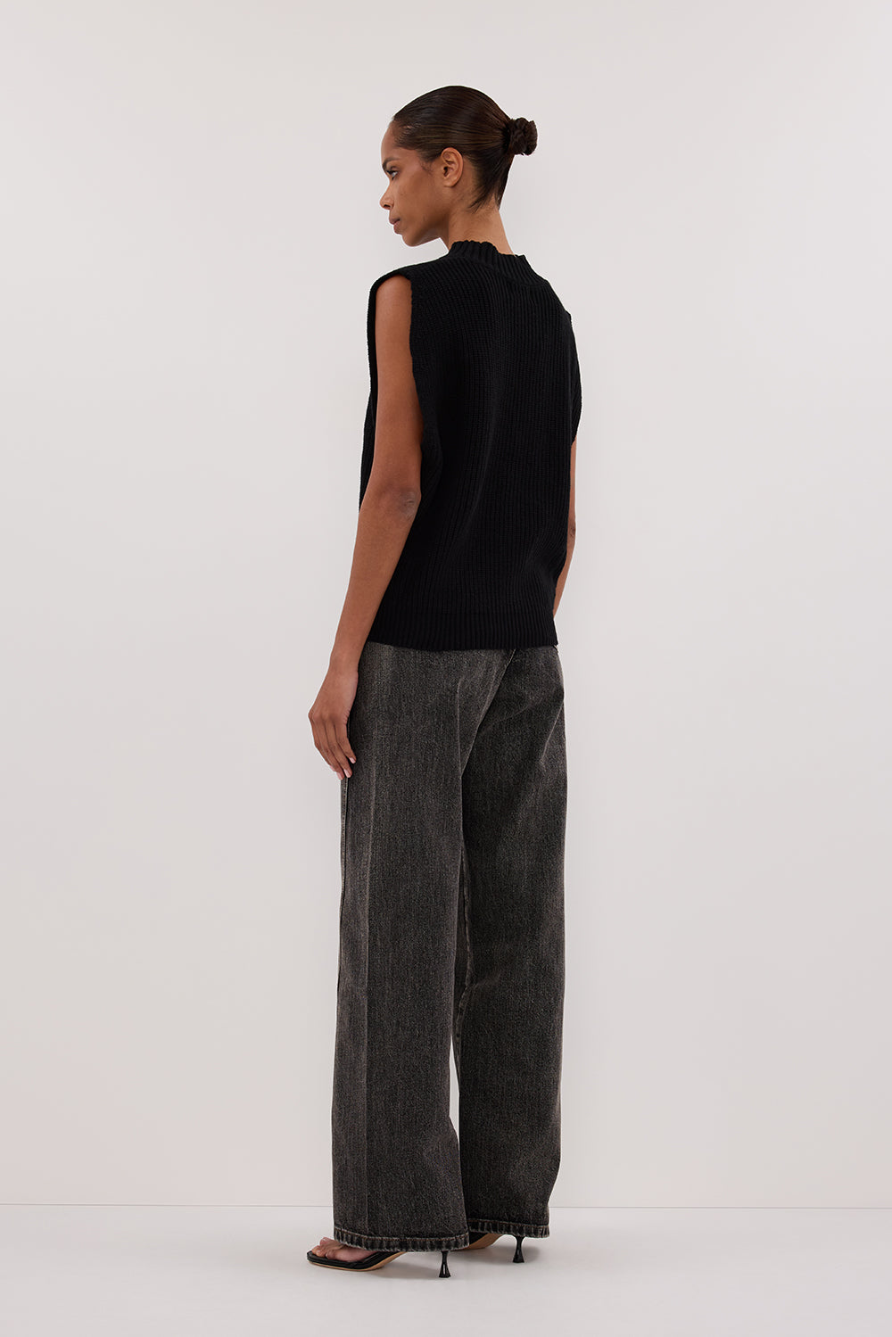ARO BLACK KNIT TOP