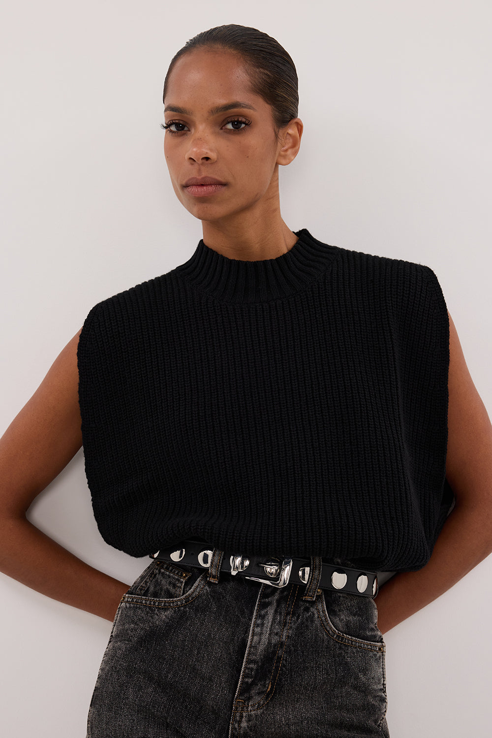 ARO BLACK KNIT TOP