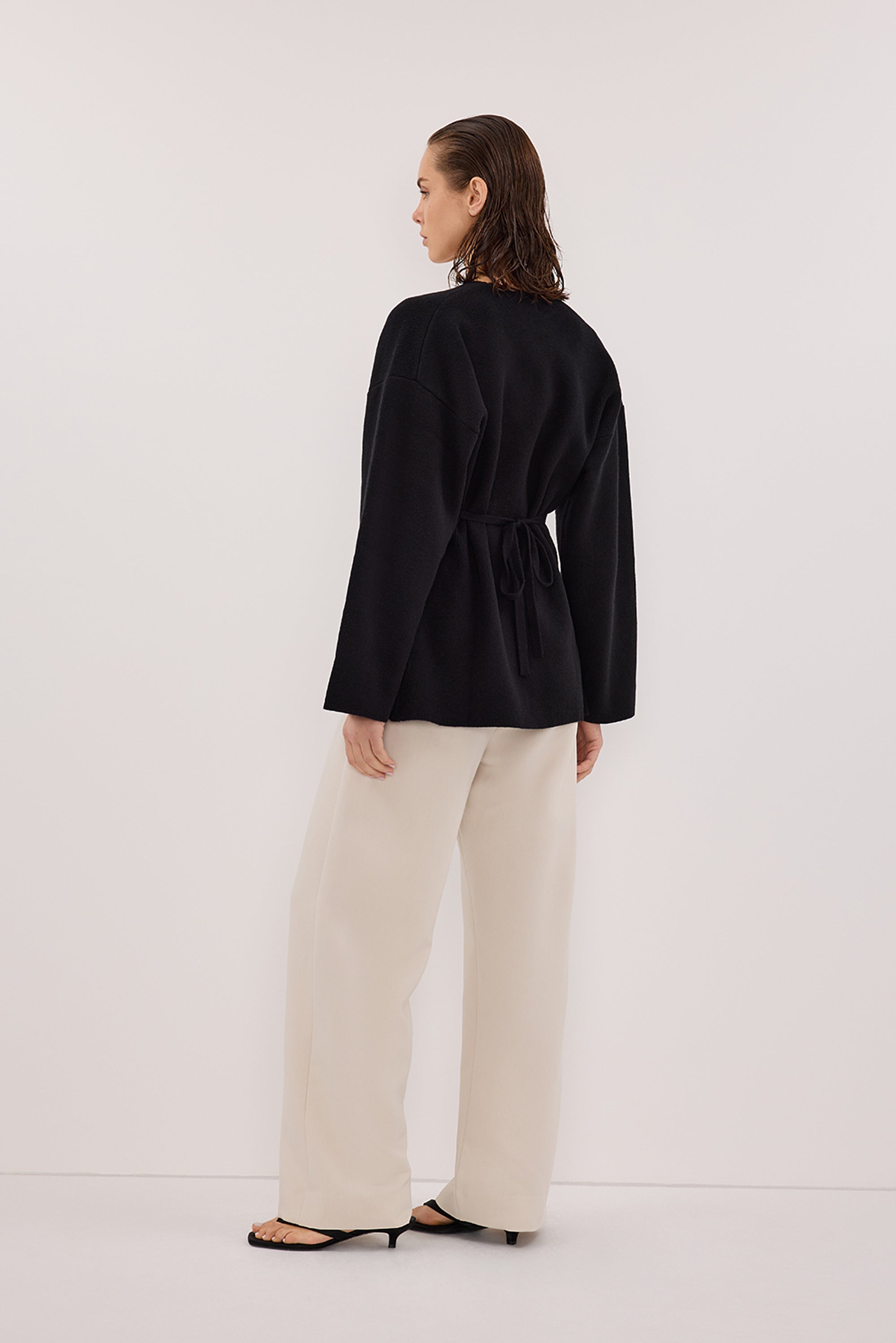 SCOUT BLACK LONG SLEEVE KNIT TOP – DISSH