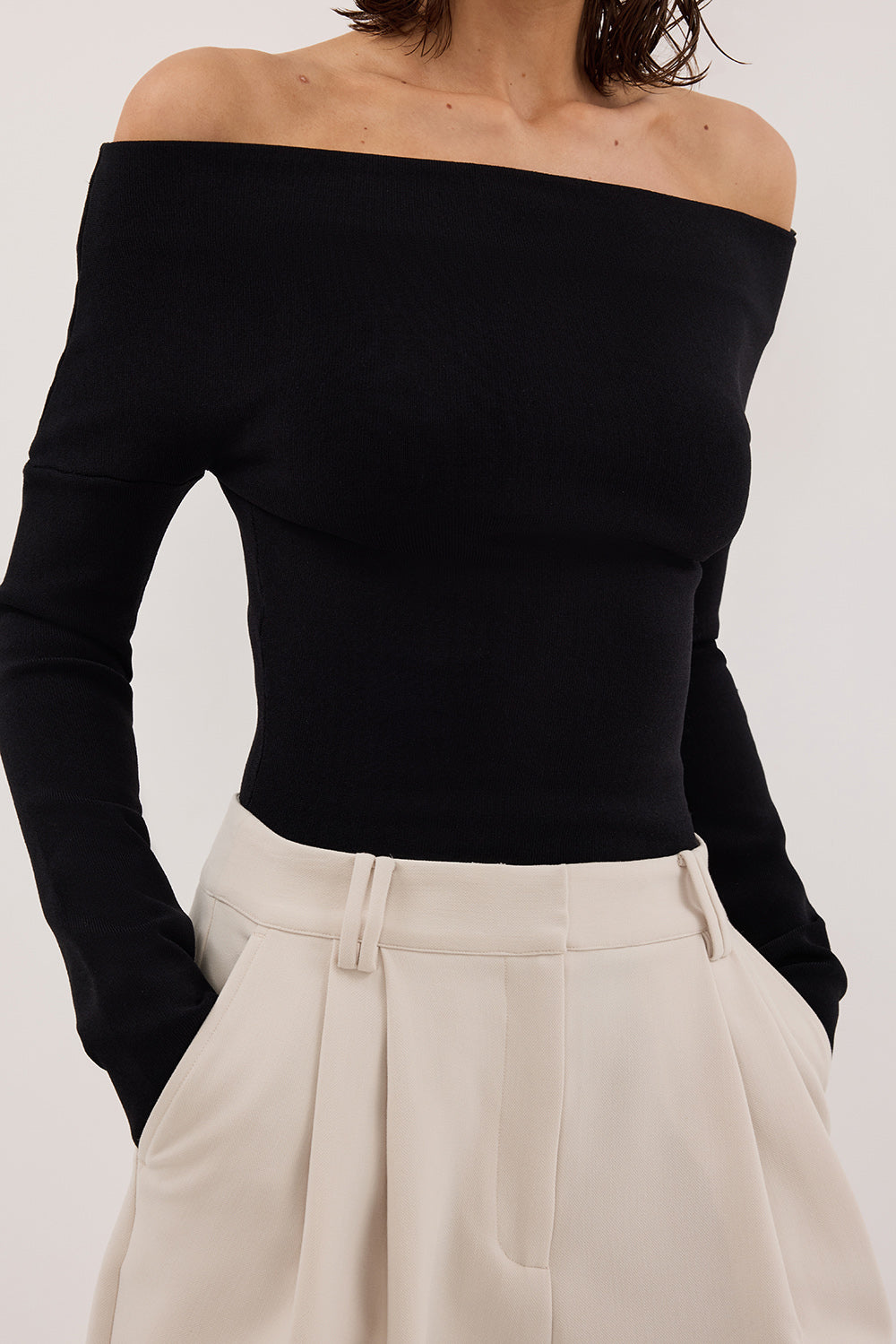 ASTRID BLACK LONG SLEEVE KNIT TOP