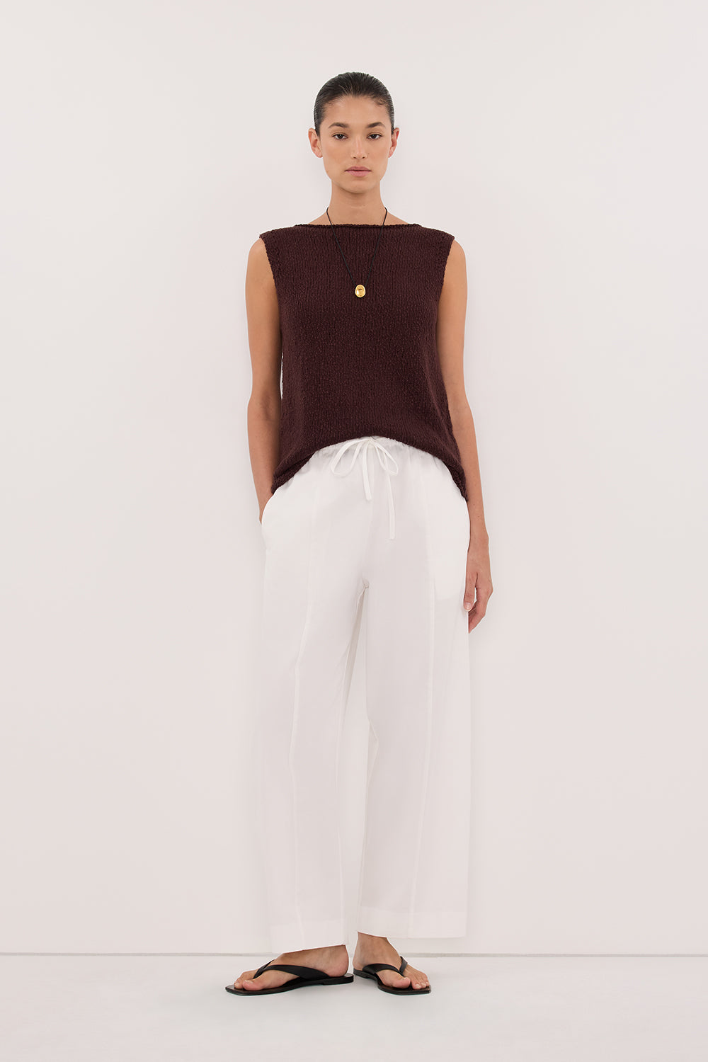 DINA CHOC SLEEVELESS KNIT TOP