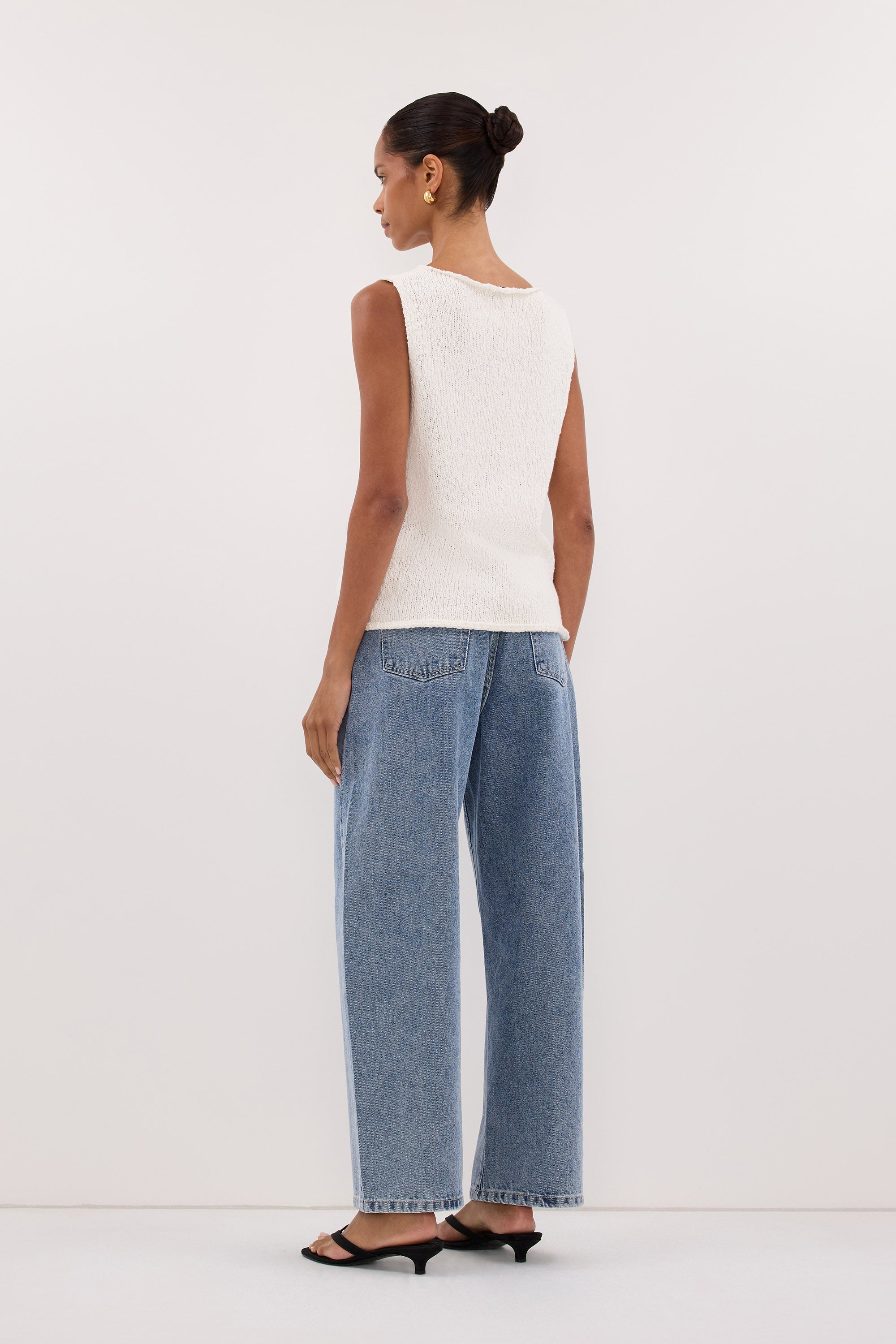 DINA OFF WHITE SLEEVELESS KNIT TOP