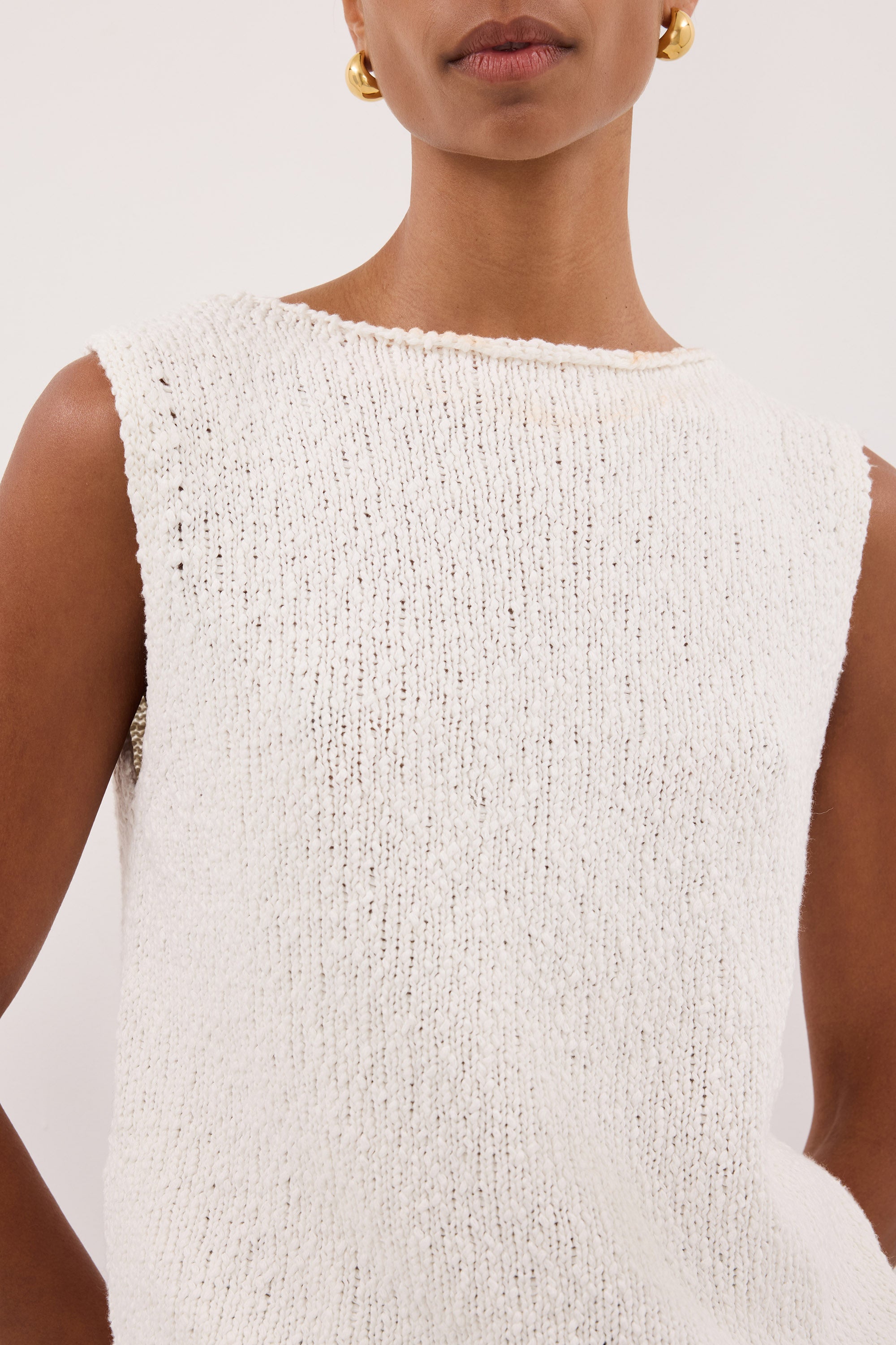 DINA OFF WHITE SLEEVELESS KNIT TOP