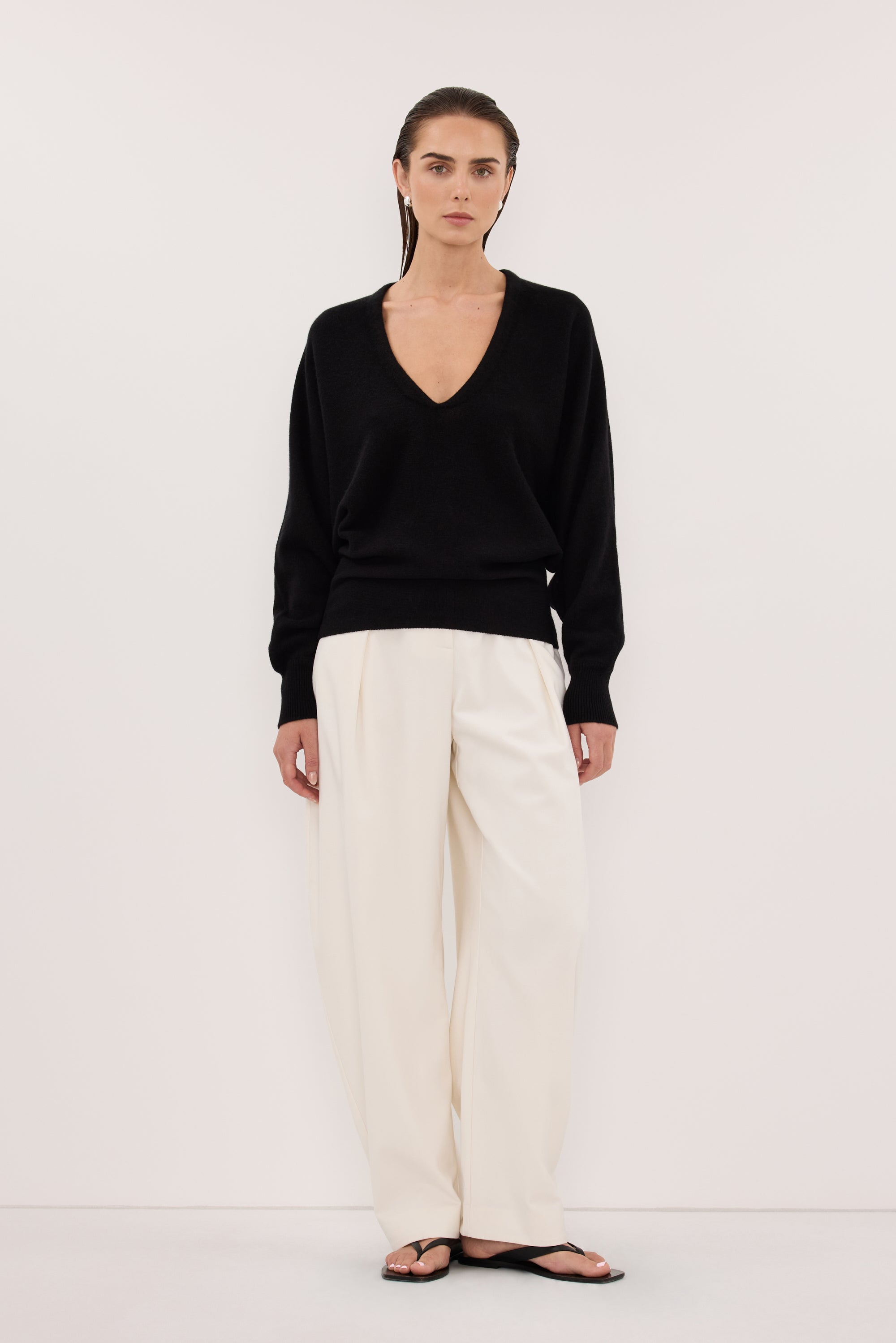 LUMI BLACK V NECK MERINO KNIT JUMPER