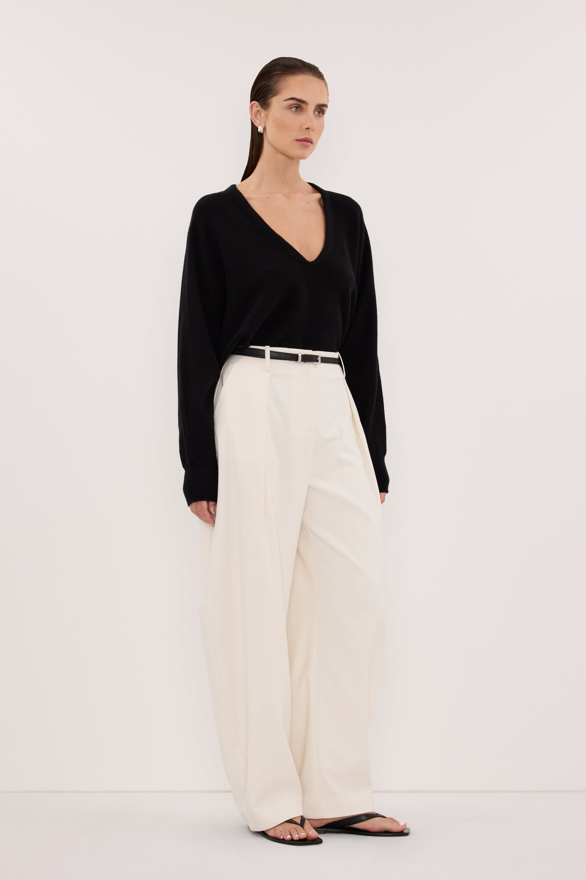 LUMI BLACK V NECK MERINO KNIT JUMPER