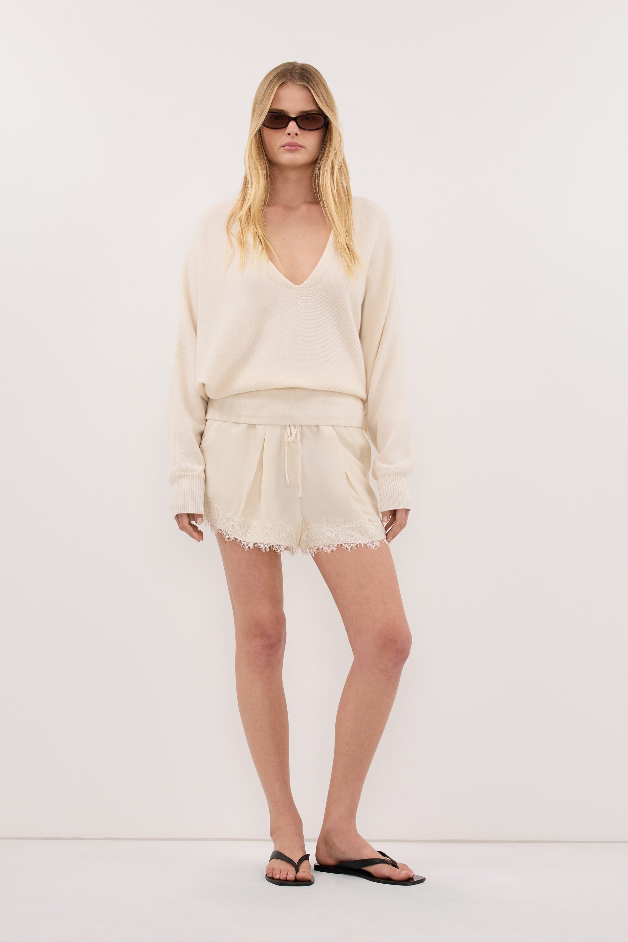LUMI CREAM V NECK MERINO KNIT JUMPER