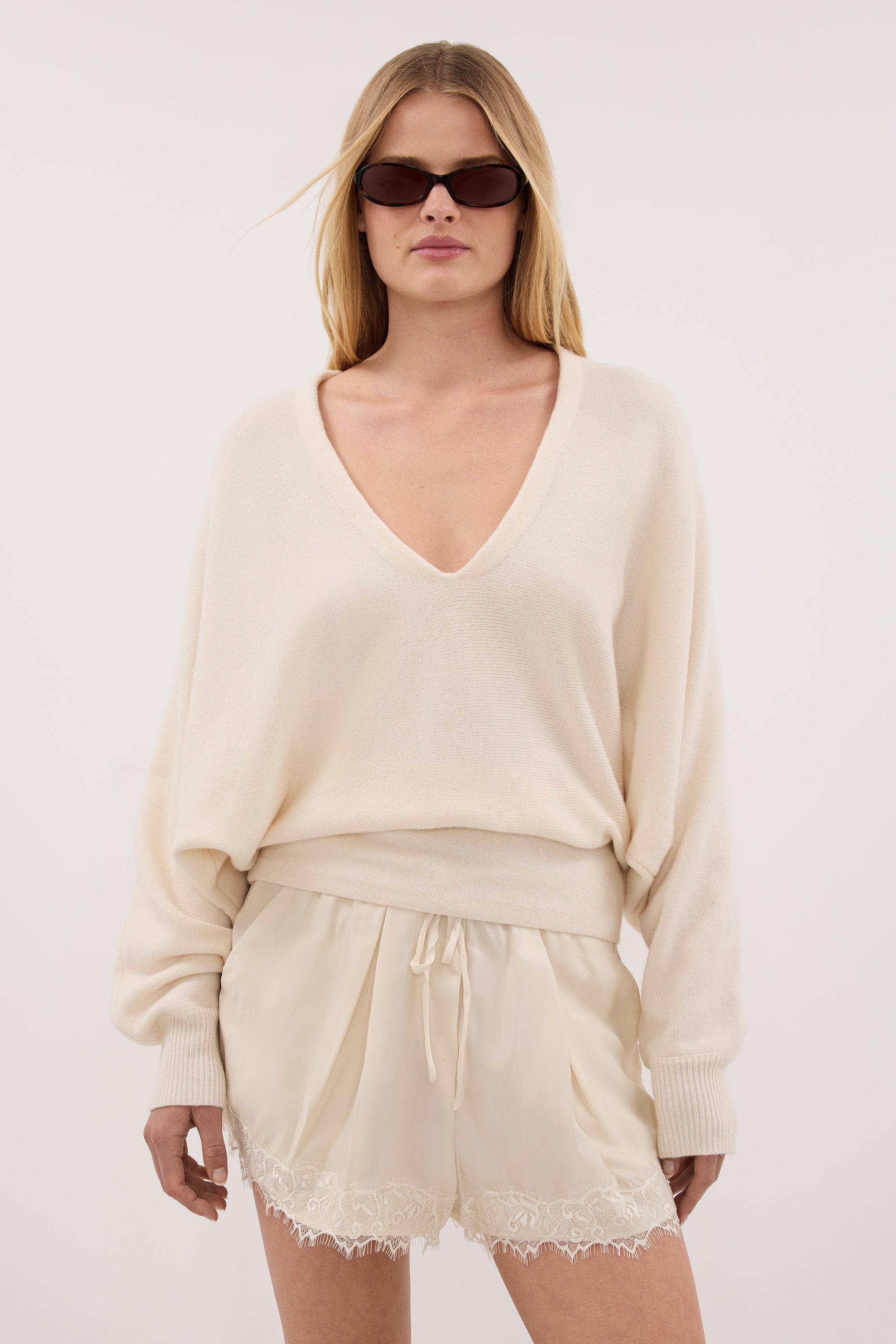 LUMI CREAM V NECK MERINO KNIT JUMPER