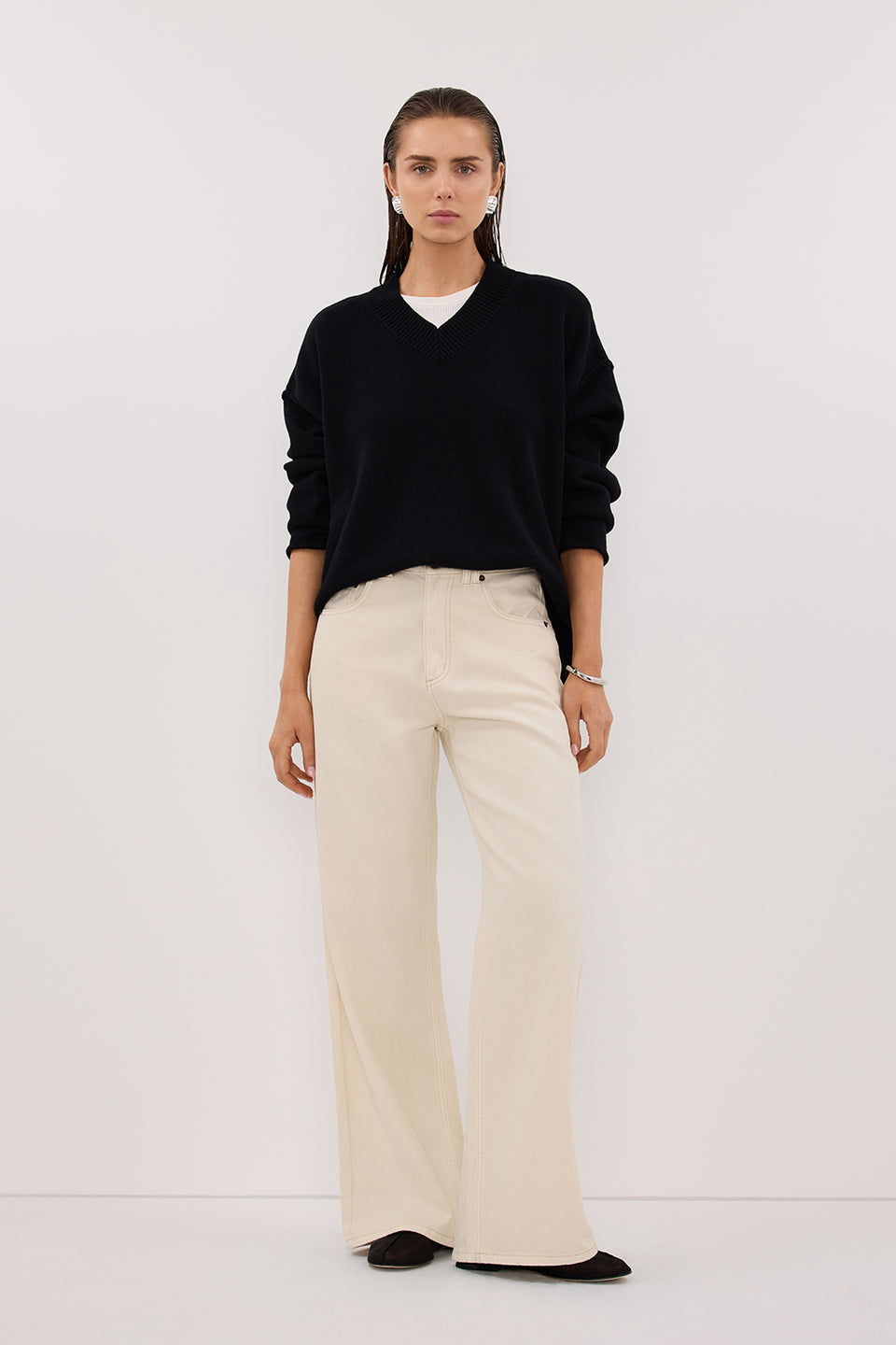 FLINT BLACK V NECK KNIT JUMPER