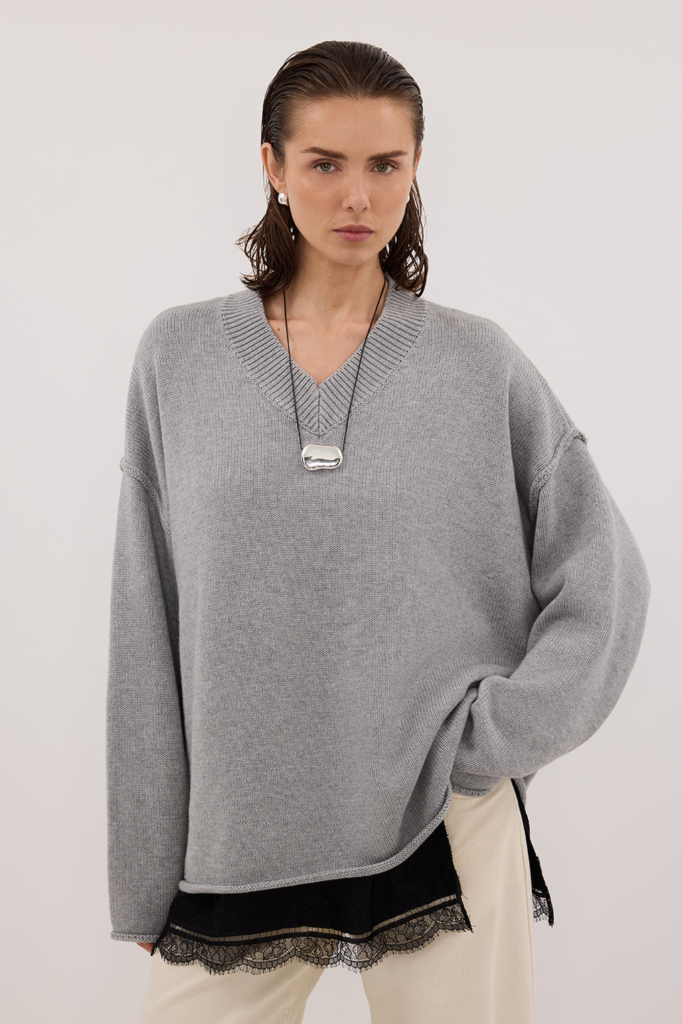 FLINT SILVER V NECK KNIT JUMPER