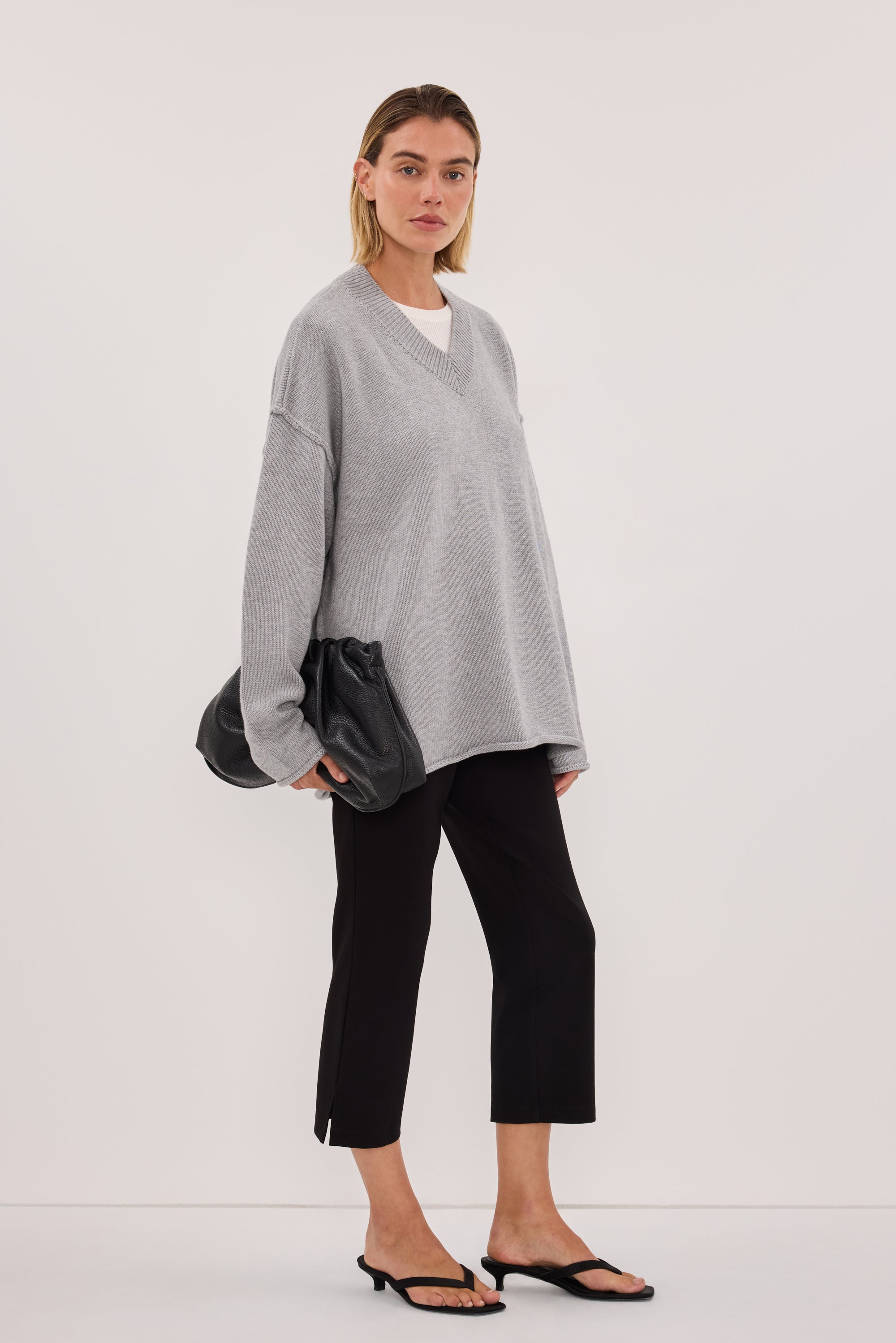 FLINT SILVER V NECK KNIT JUMPER