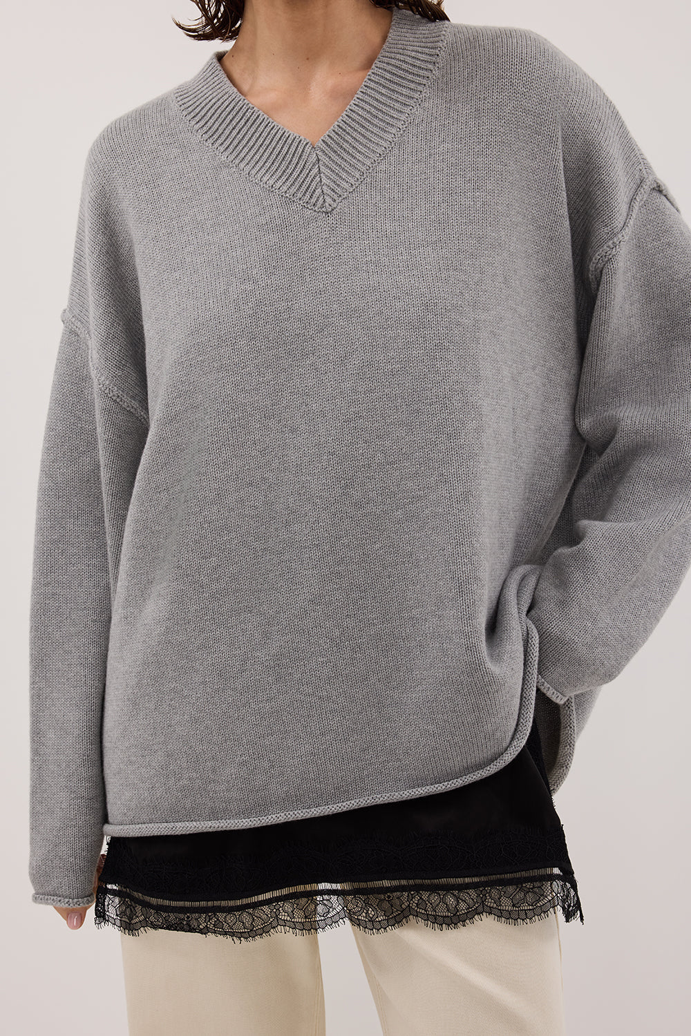 FLINT SILVER V NECK KNIT JUMPER