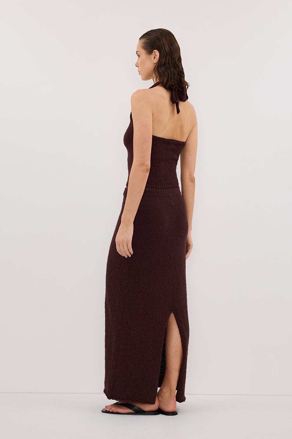 DINA CHOC SLEEVELESS HALTER KNIT TOP